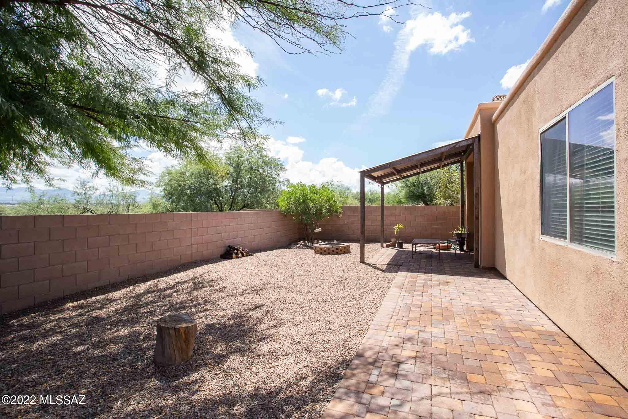 2408 N Avenida Mena