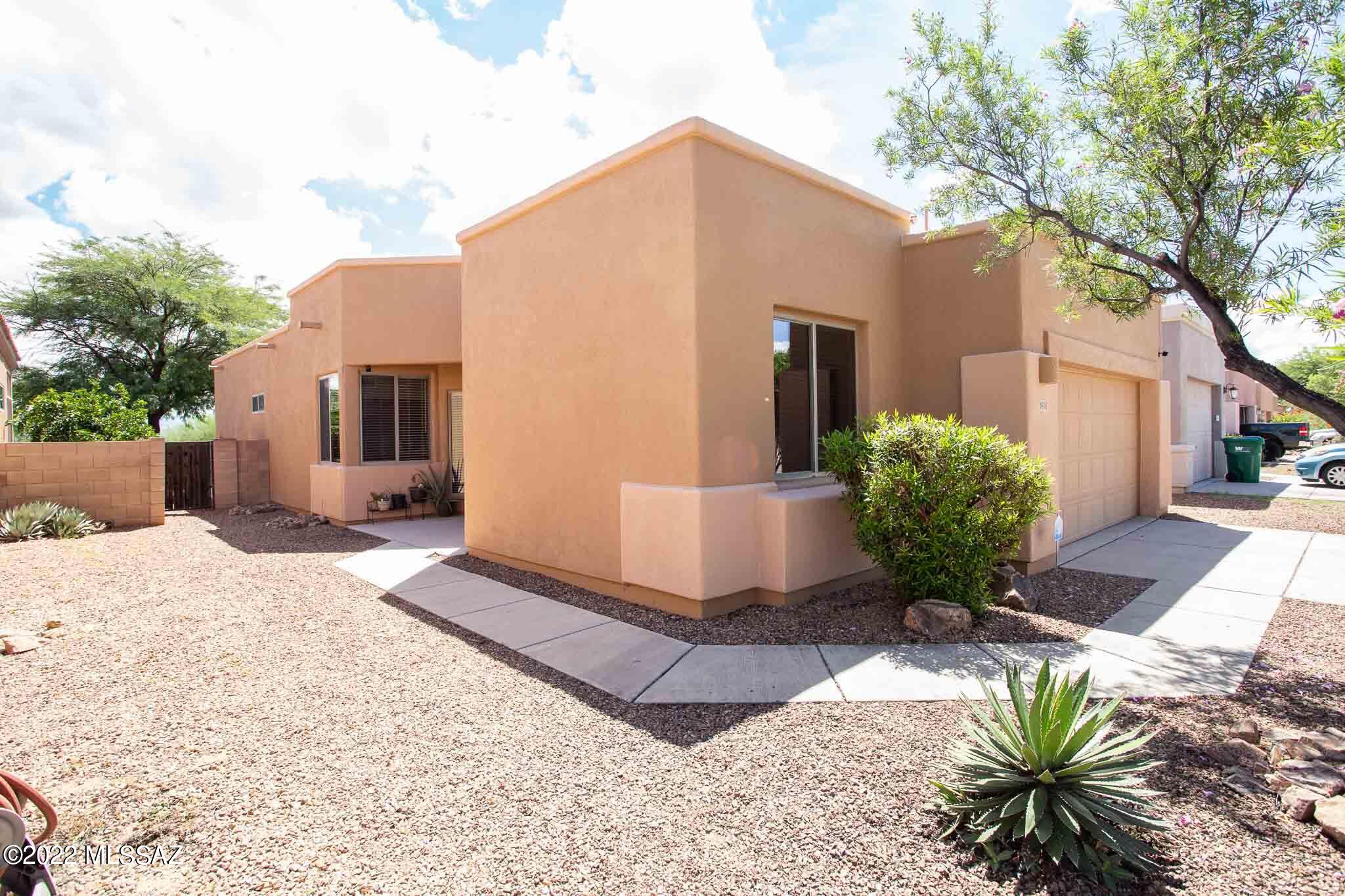 2408 N Avenida Mena