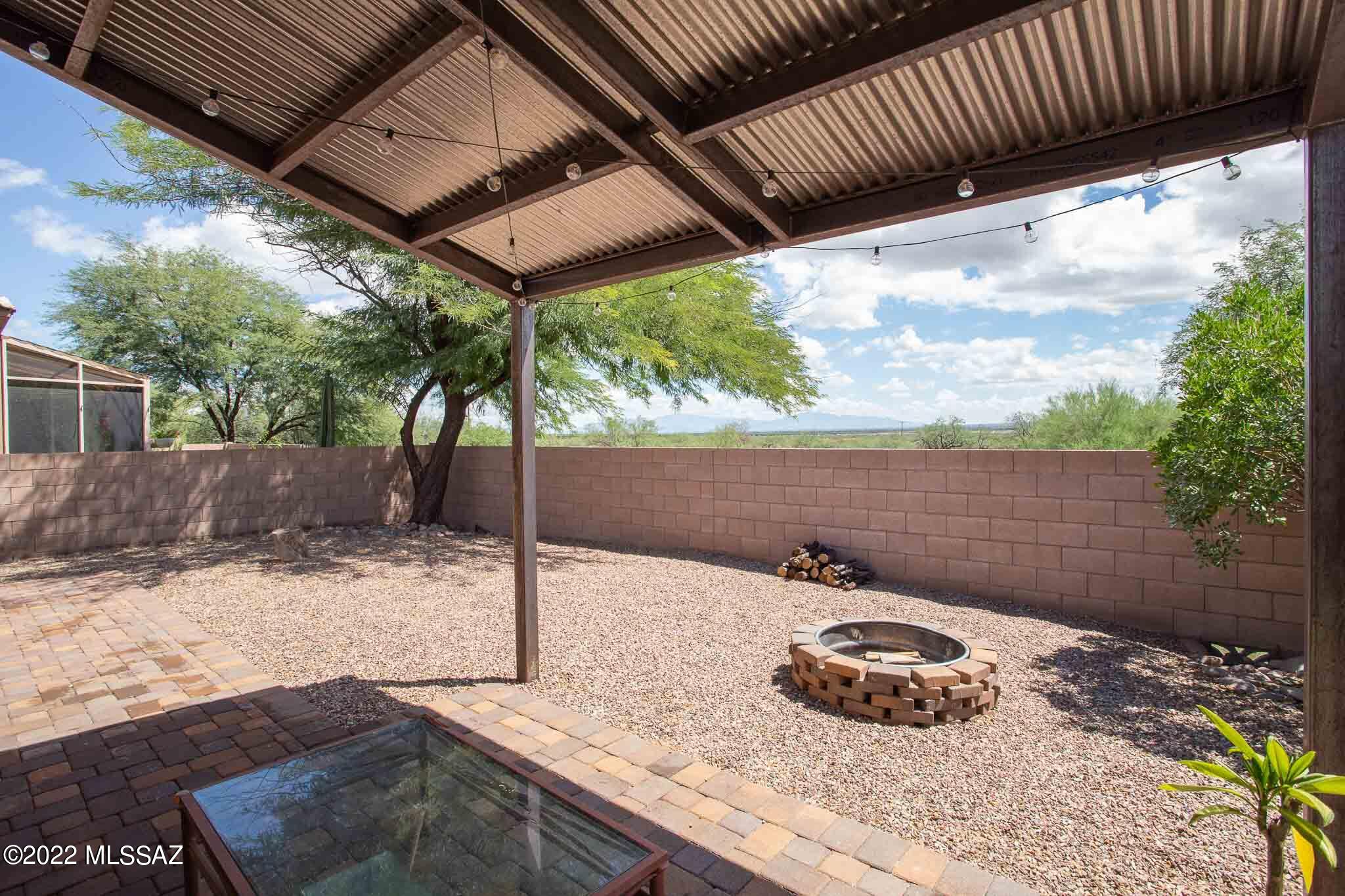 2408 N Avenida Mena
