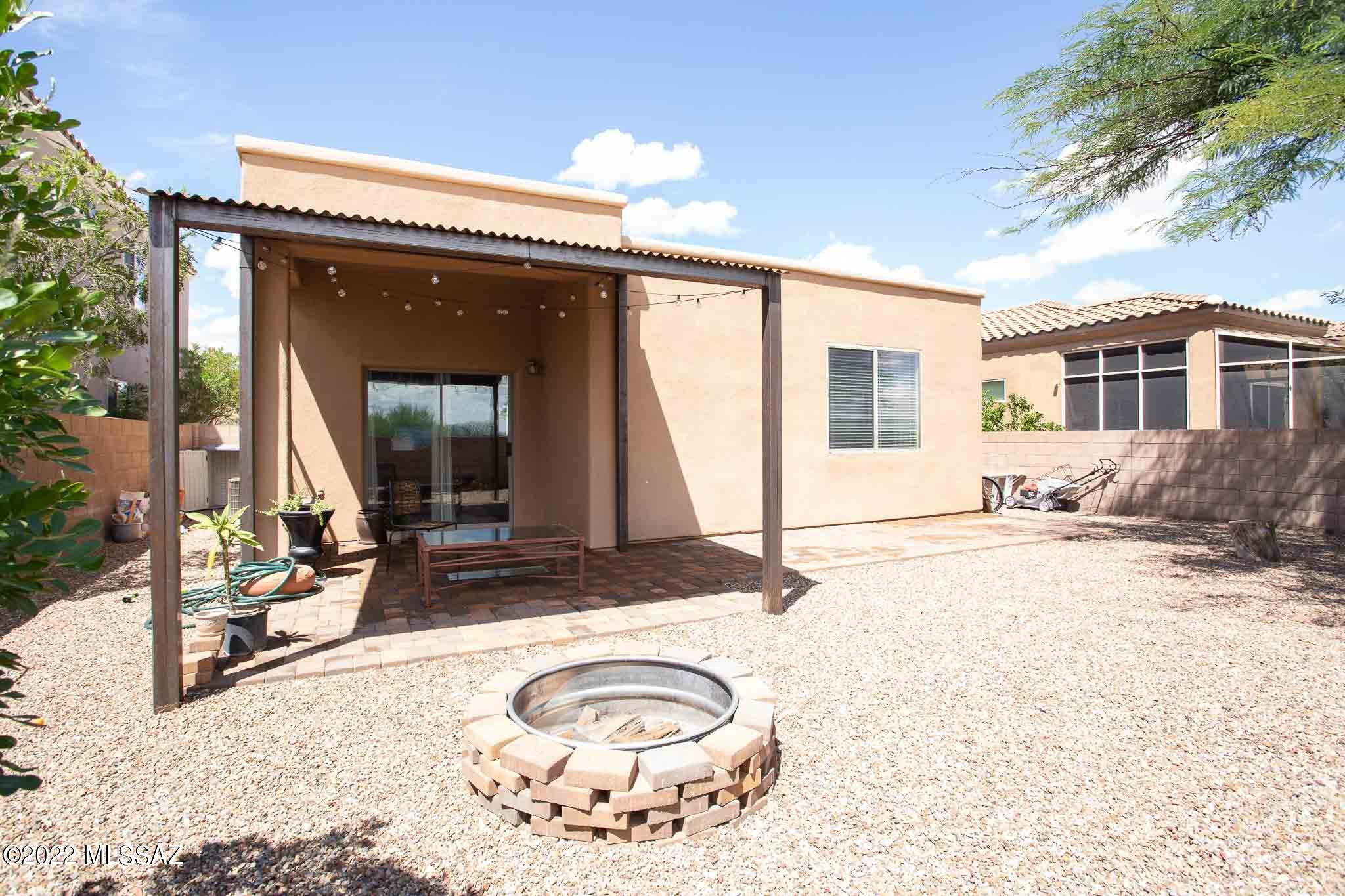 2408 N Avenida Mena
