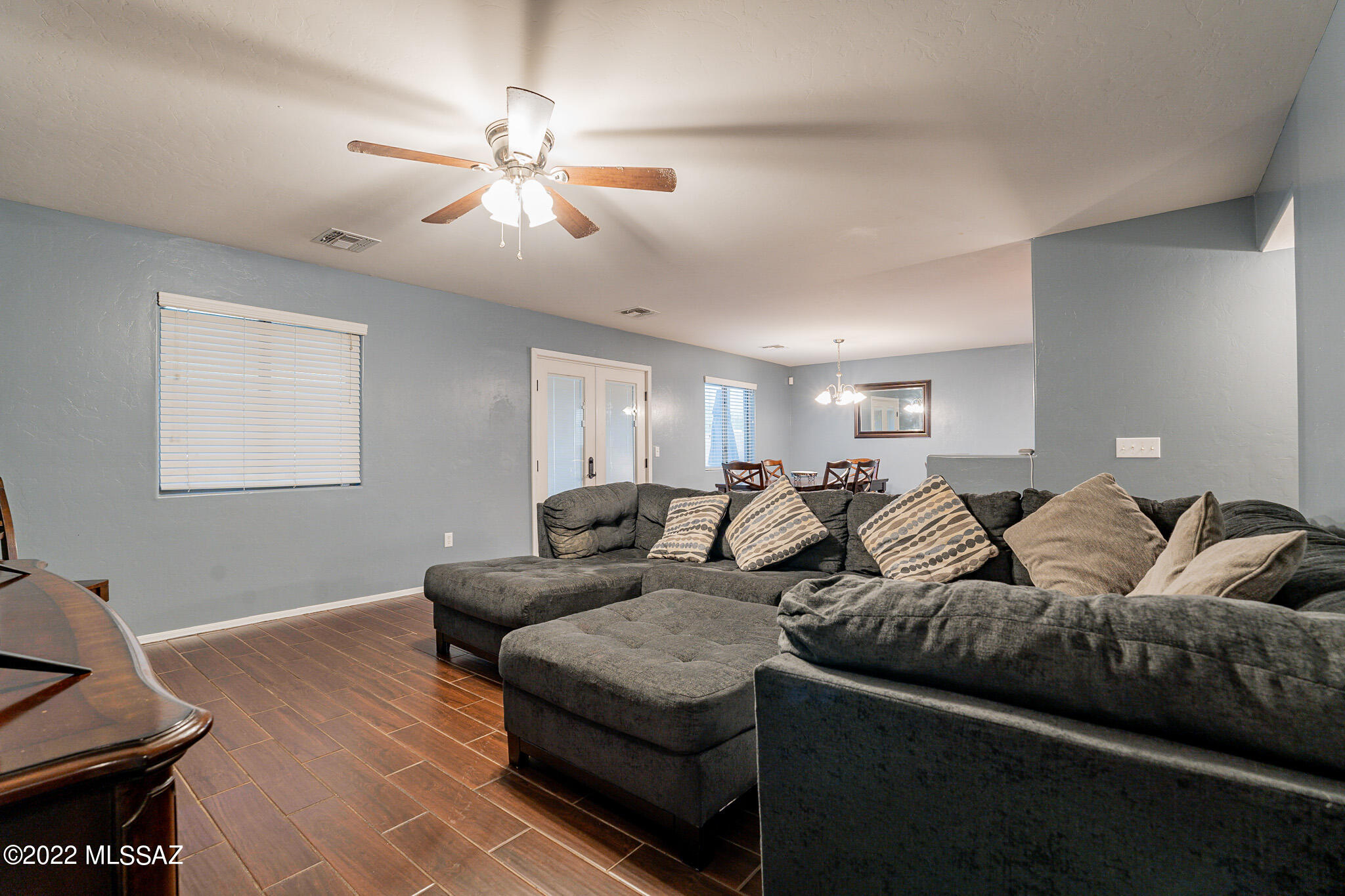 147 W Calle Paso Suave