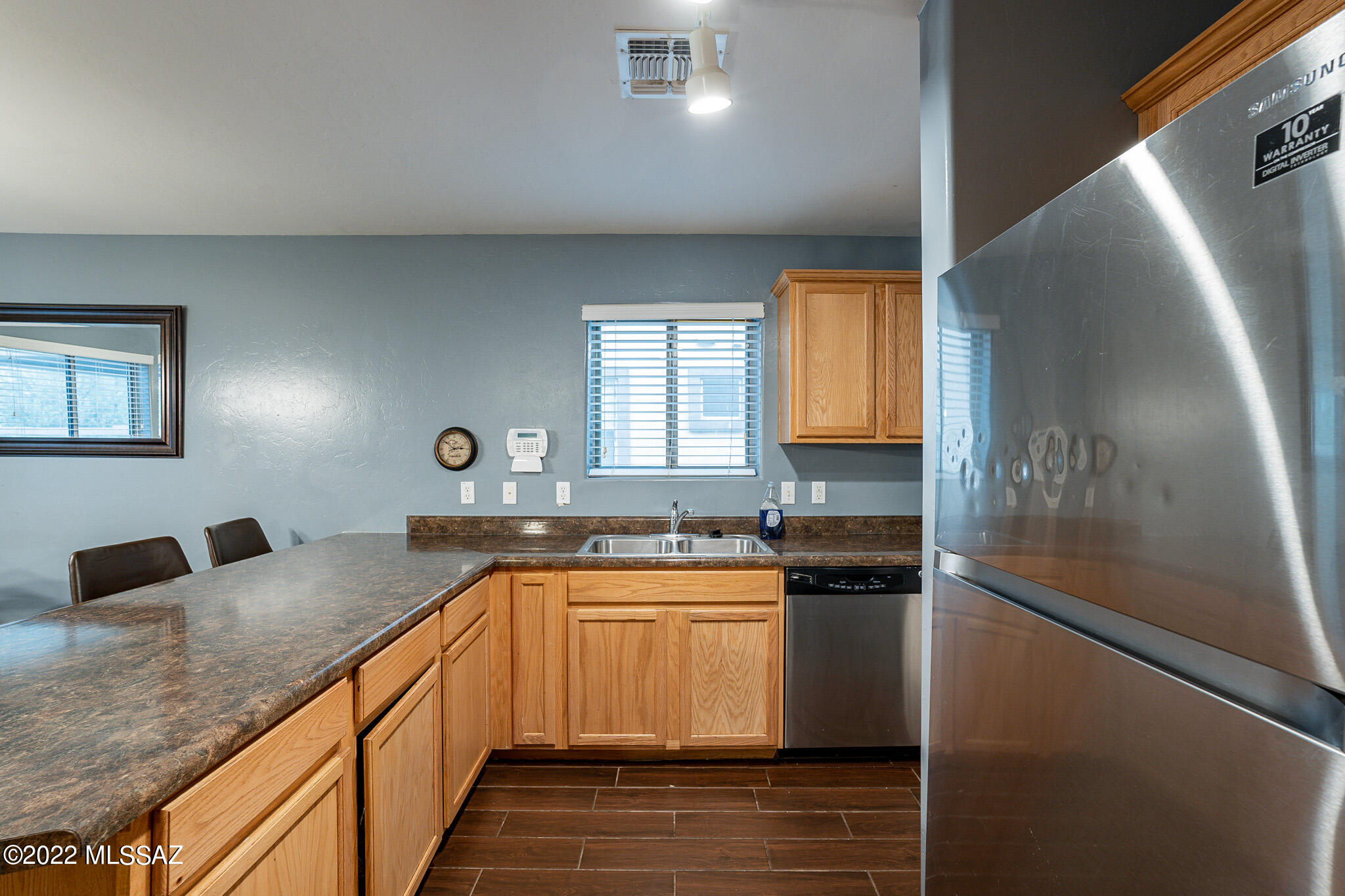 147 W Calle Paso Suave