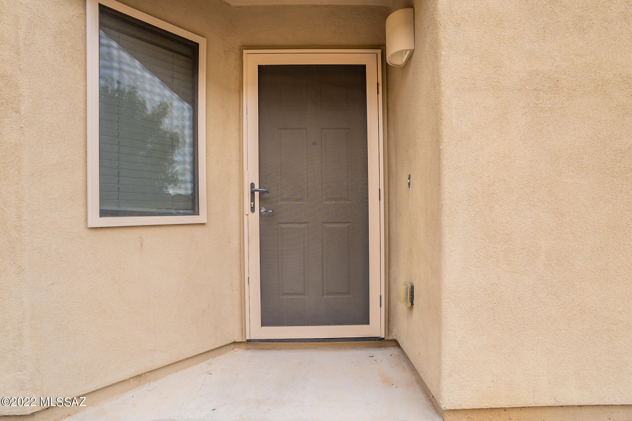 147 W Calle Paso Suave