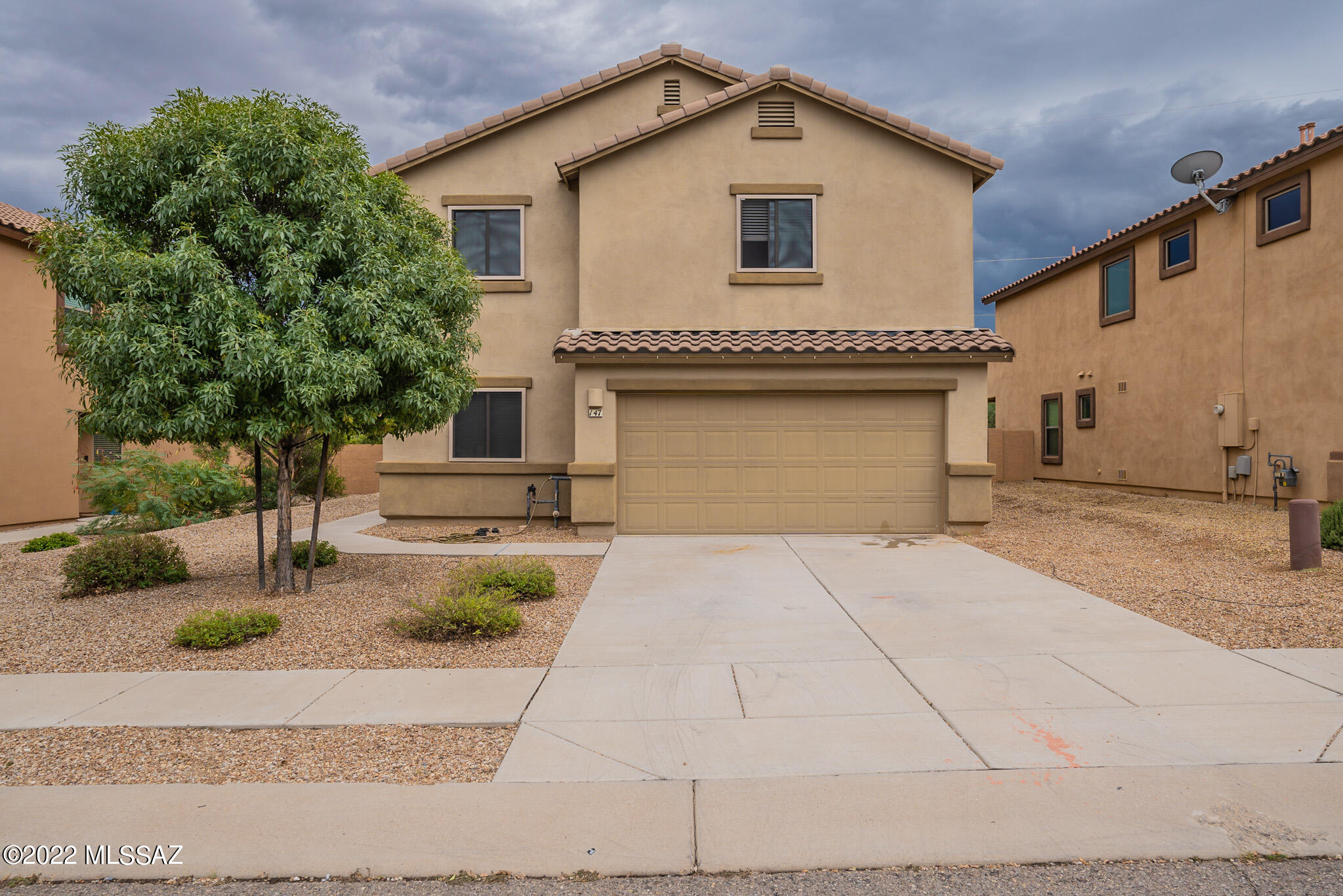 147 W Calle Paso Suave