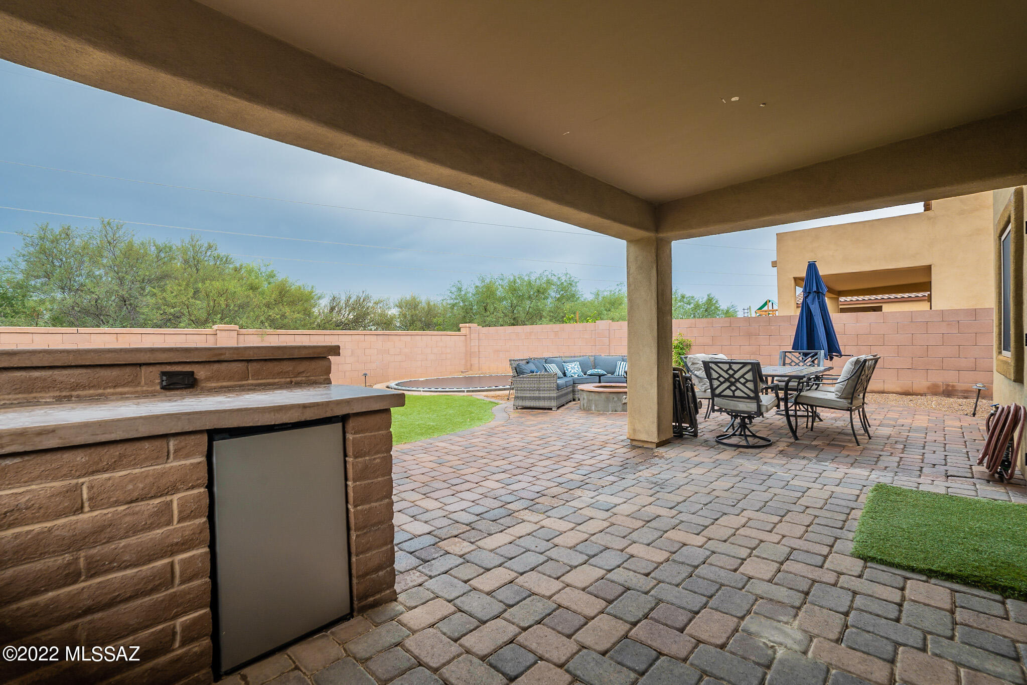 147 W Calle Paso Suave