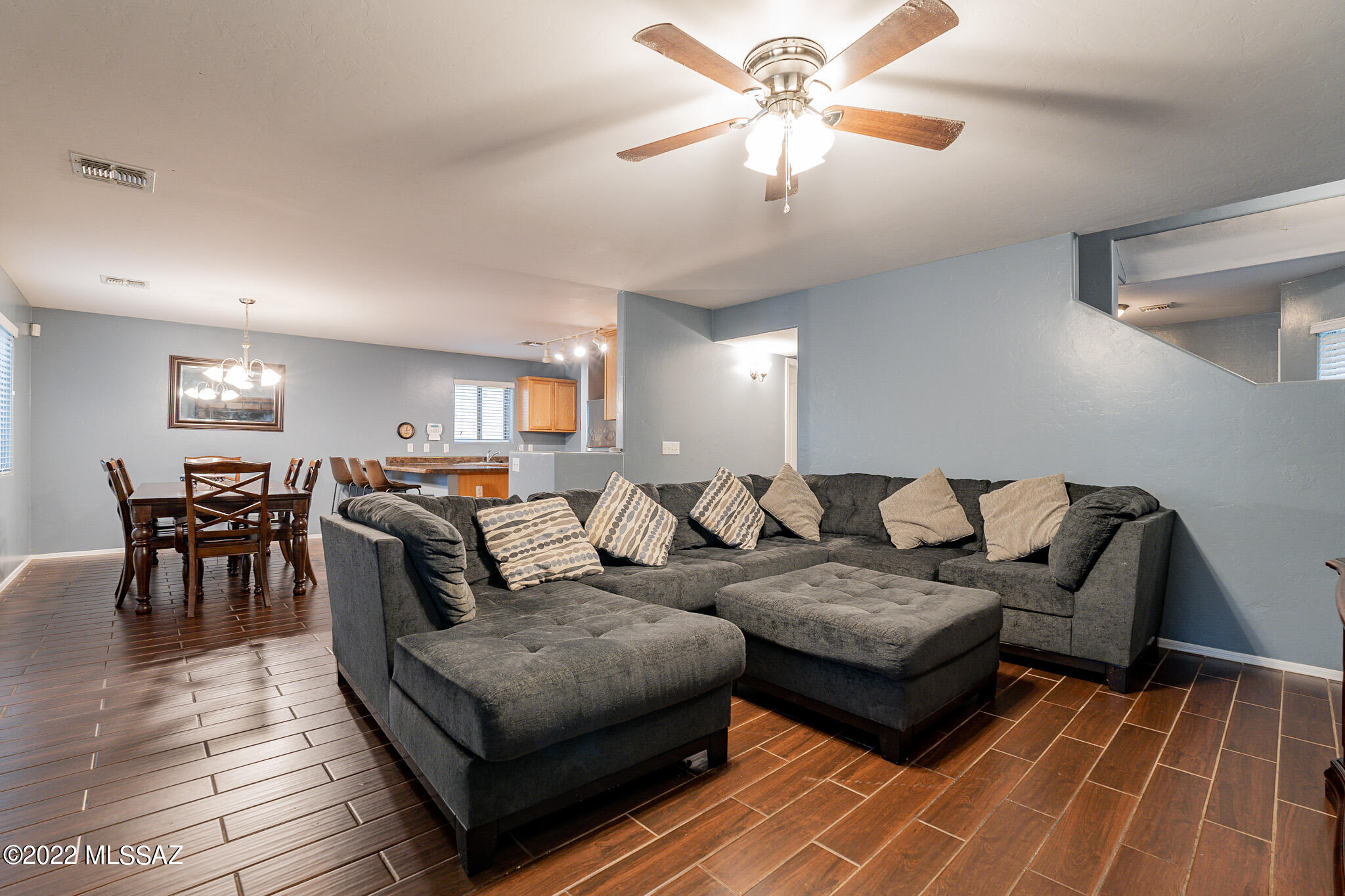 147 W Calle Paso Suave