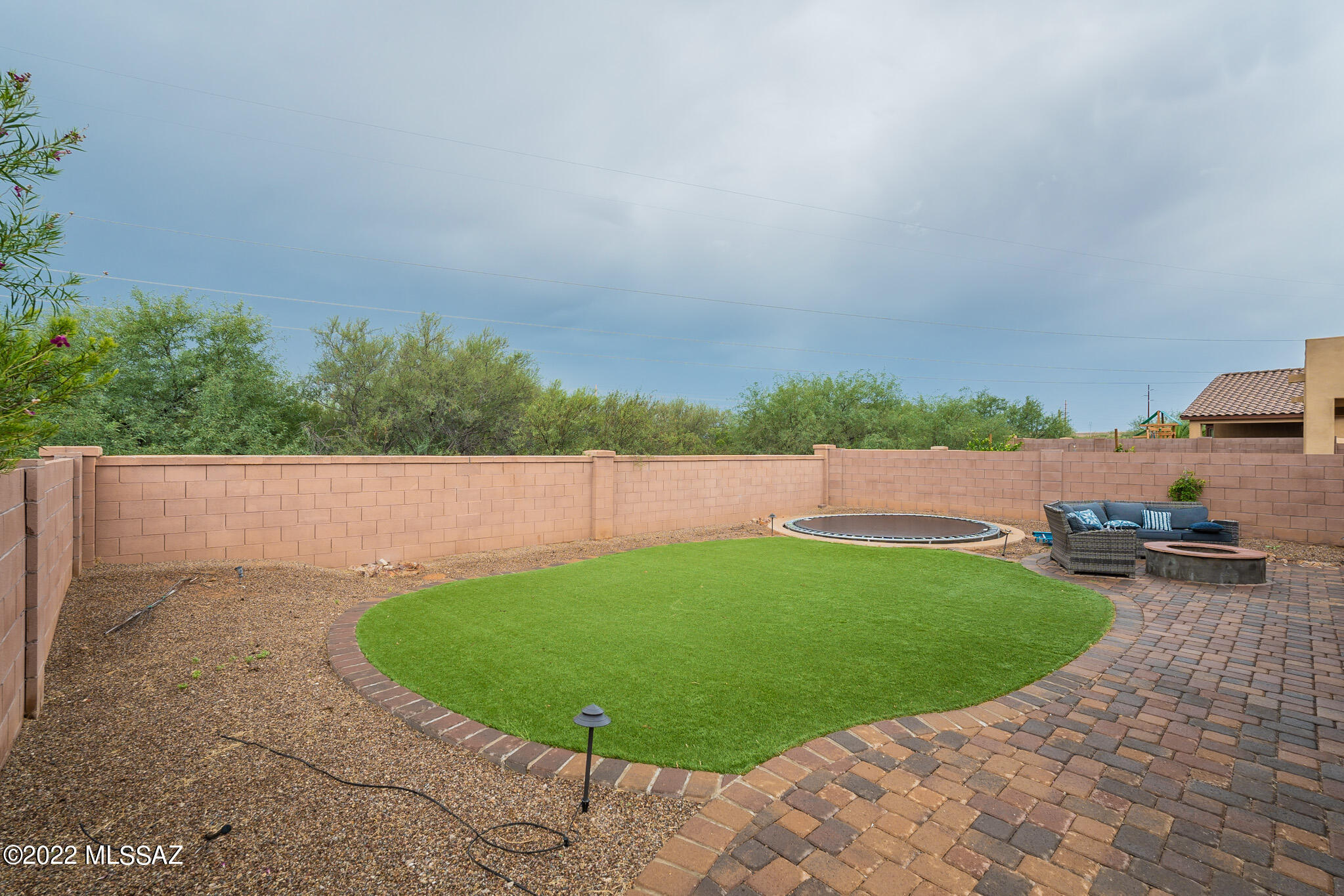 147 W Calle Paso Suave