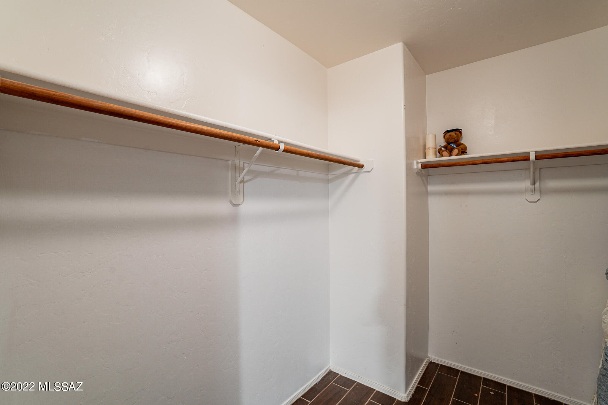 147 W Calle Paso Suave