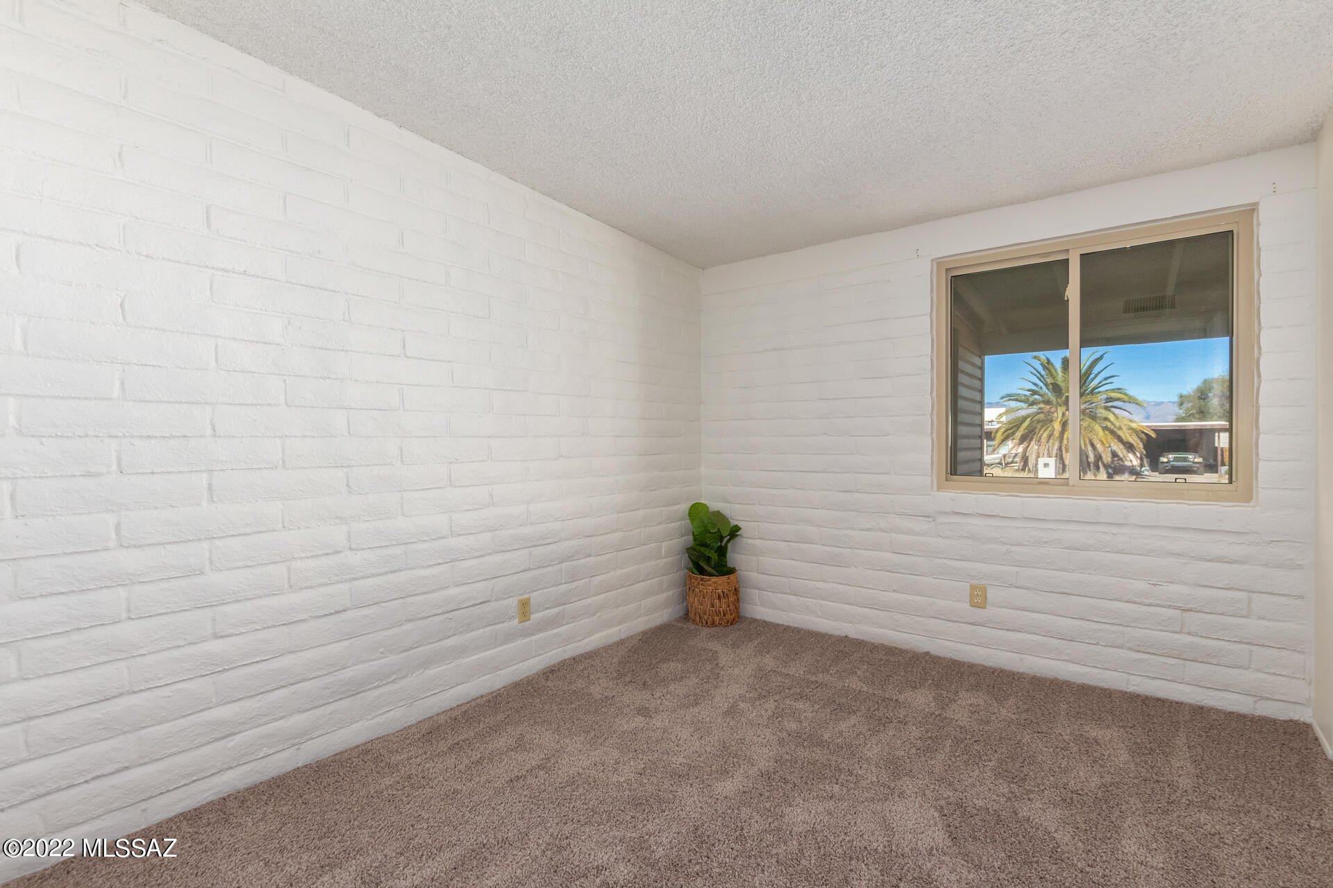 7810 E Apple Tree Drive