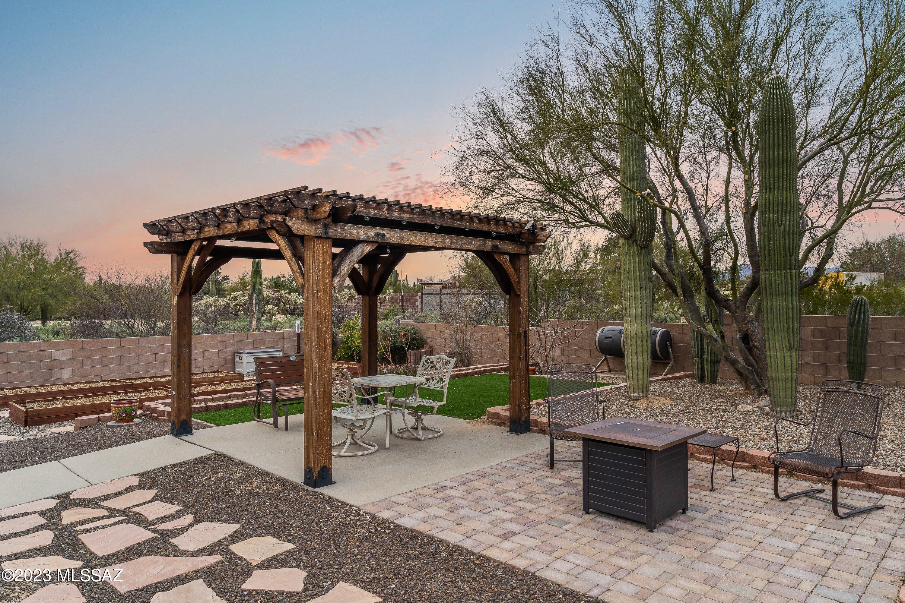 2680 W Oasis Springs Court