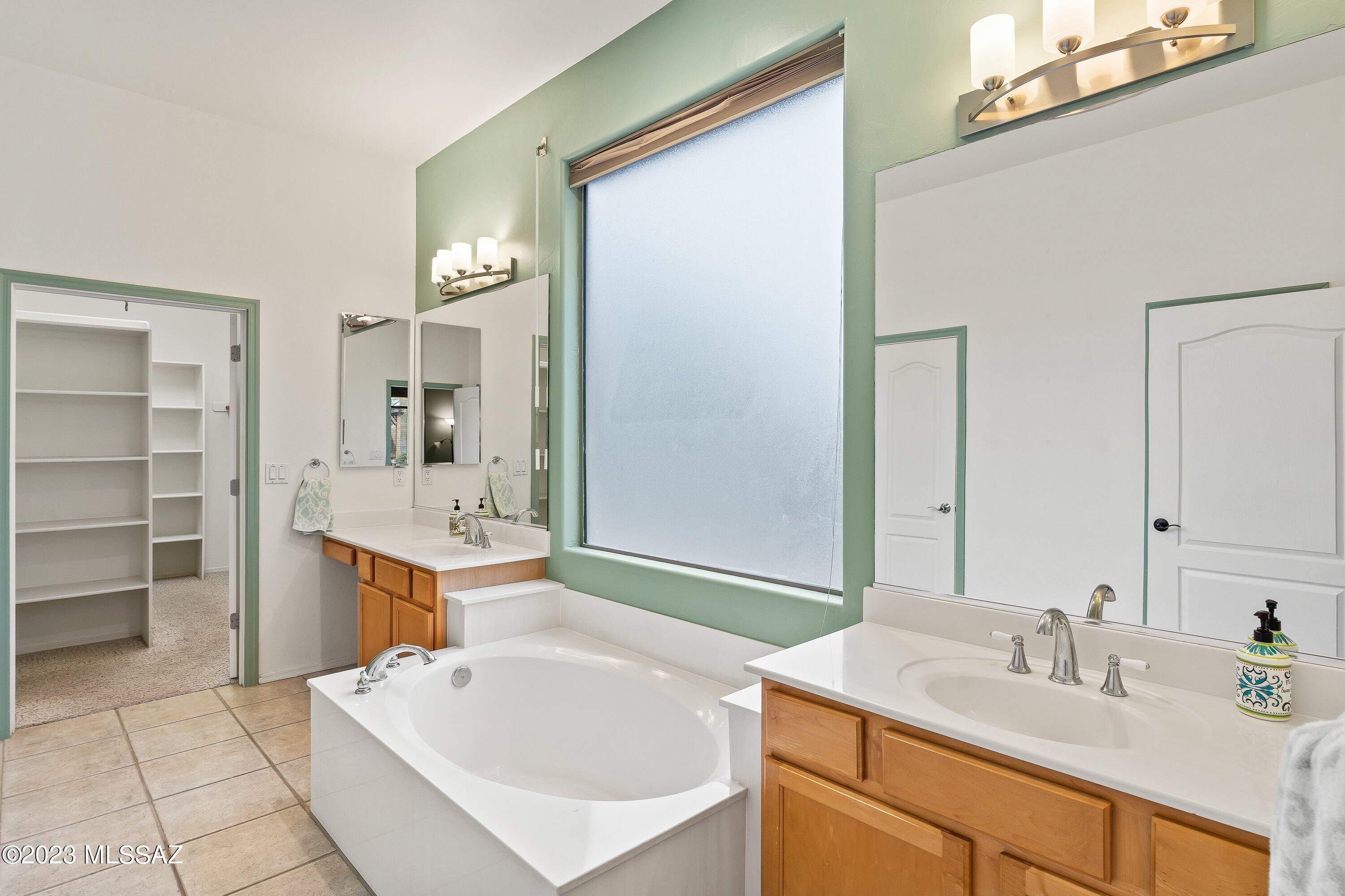 2680 W Oasis Springs Court