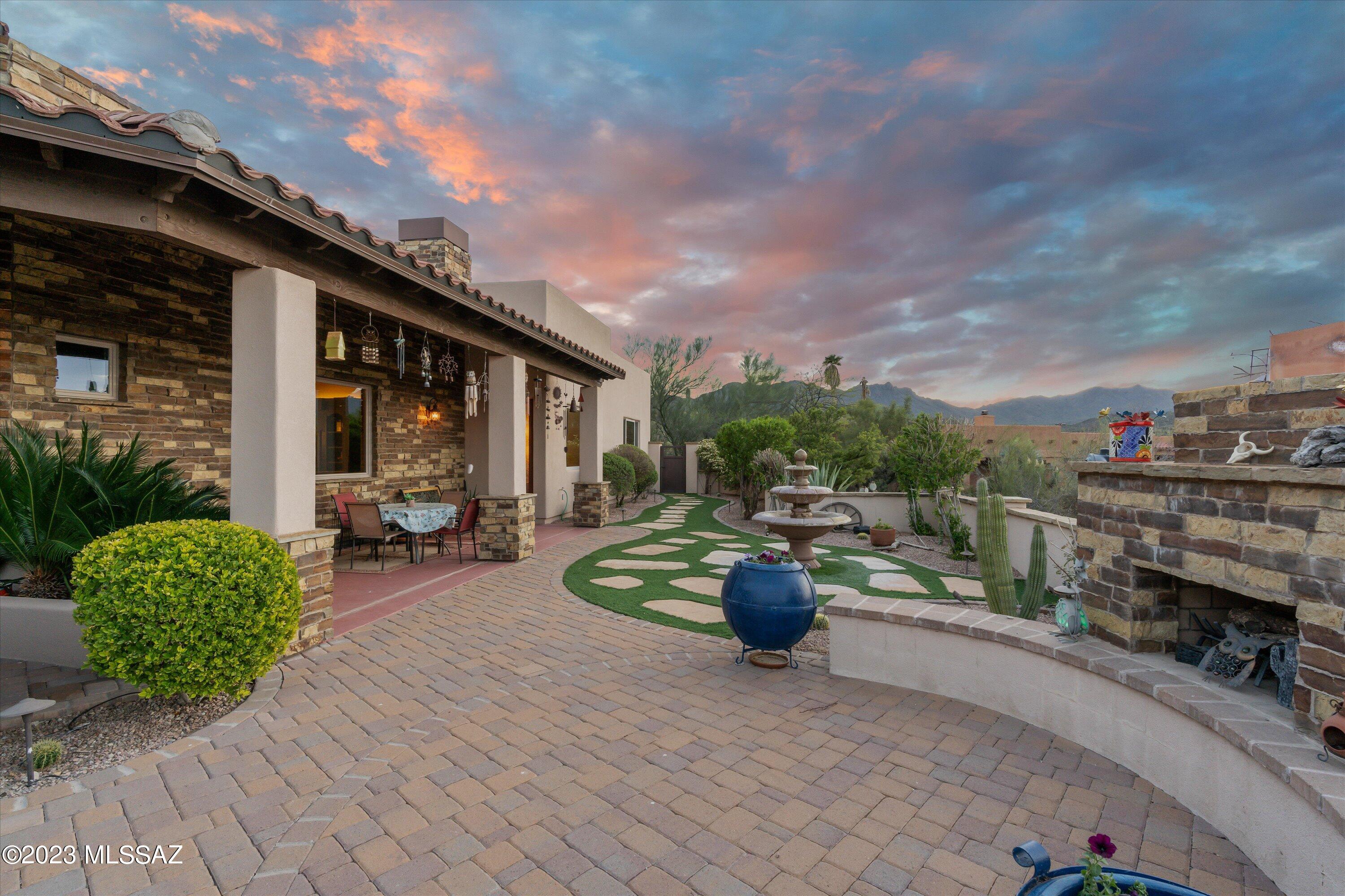 4060 N Placita Del Venado