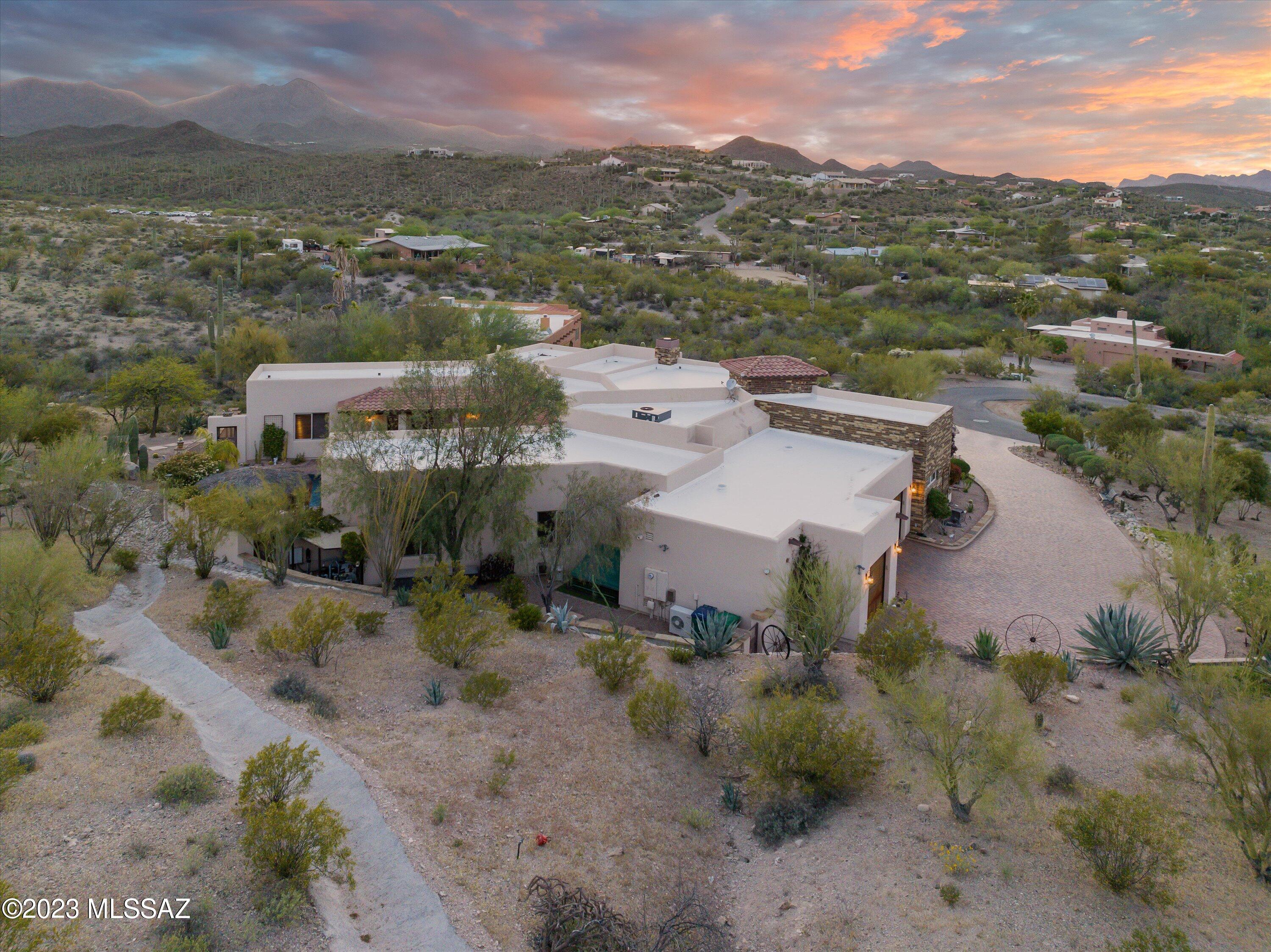 4060 N Placita Del Venado