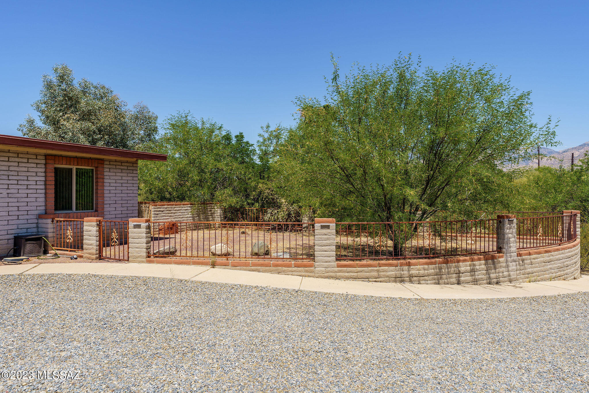 551 E Tangelo Drive