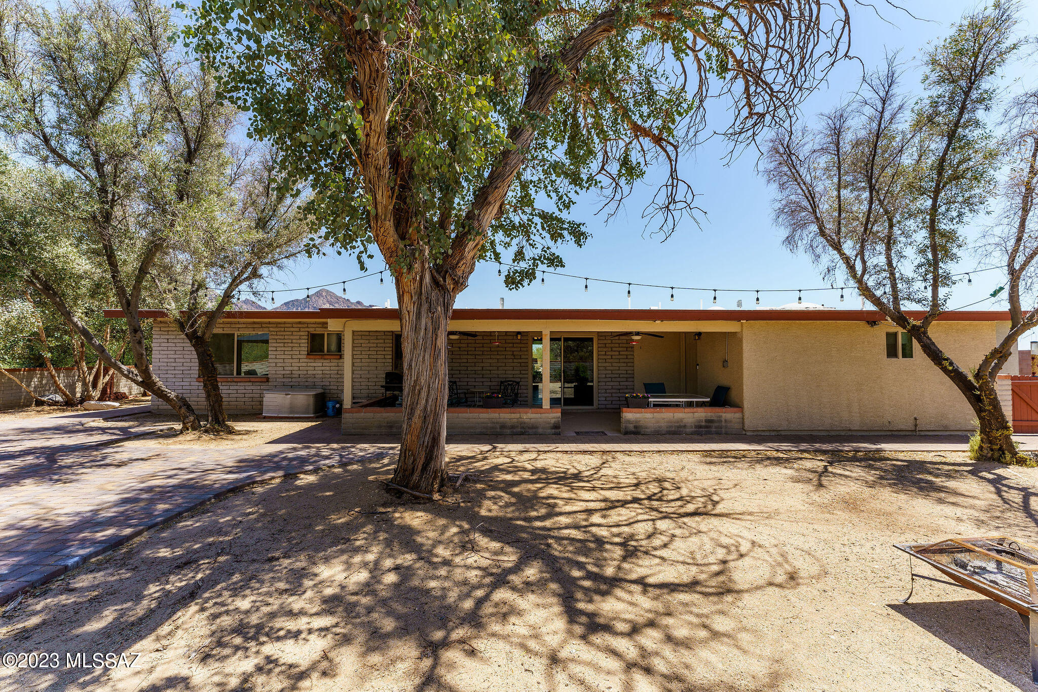 551 E Tangelo Drive