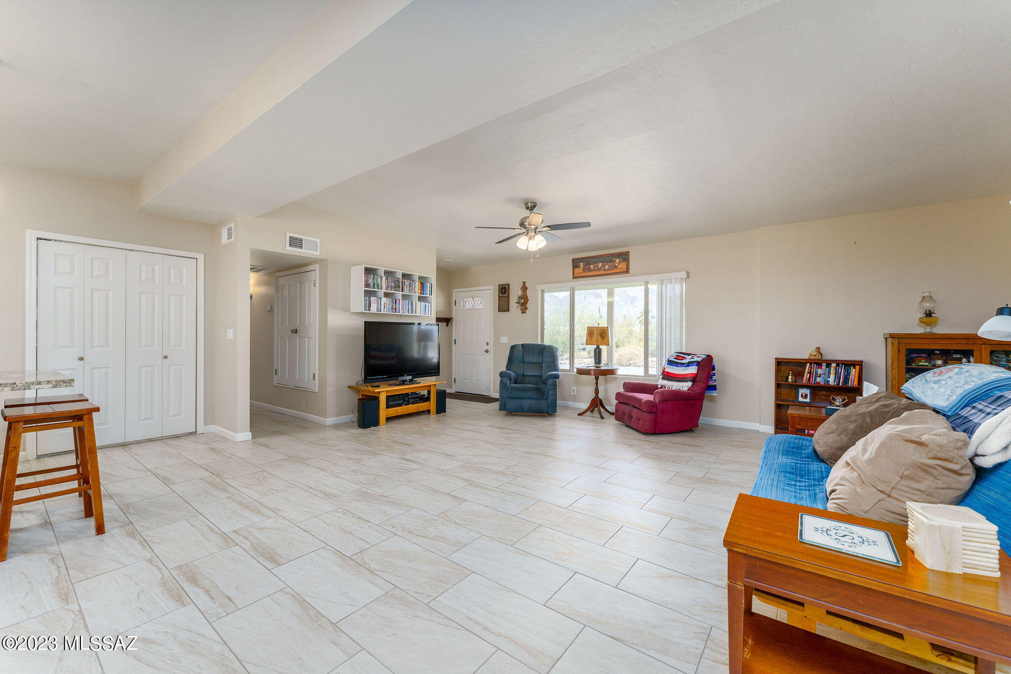 551 E Tangelo Drive