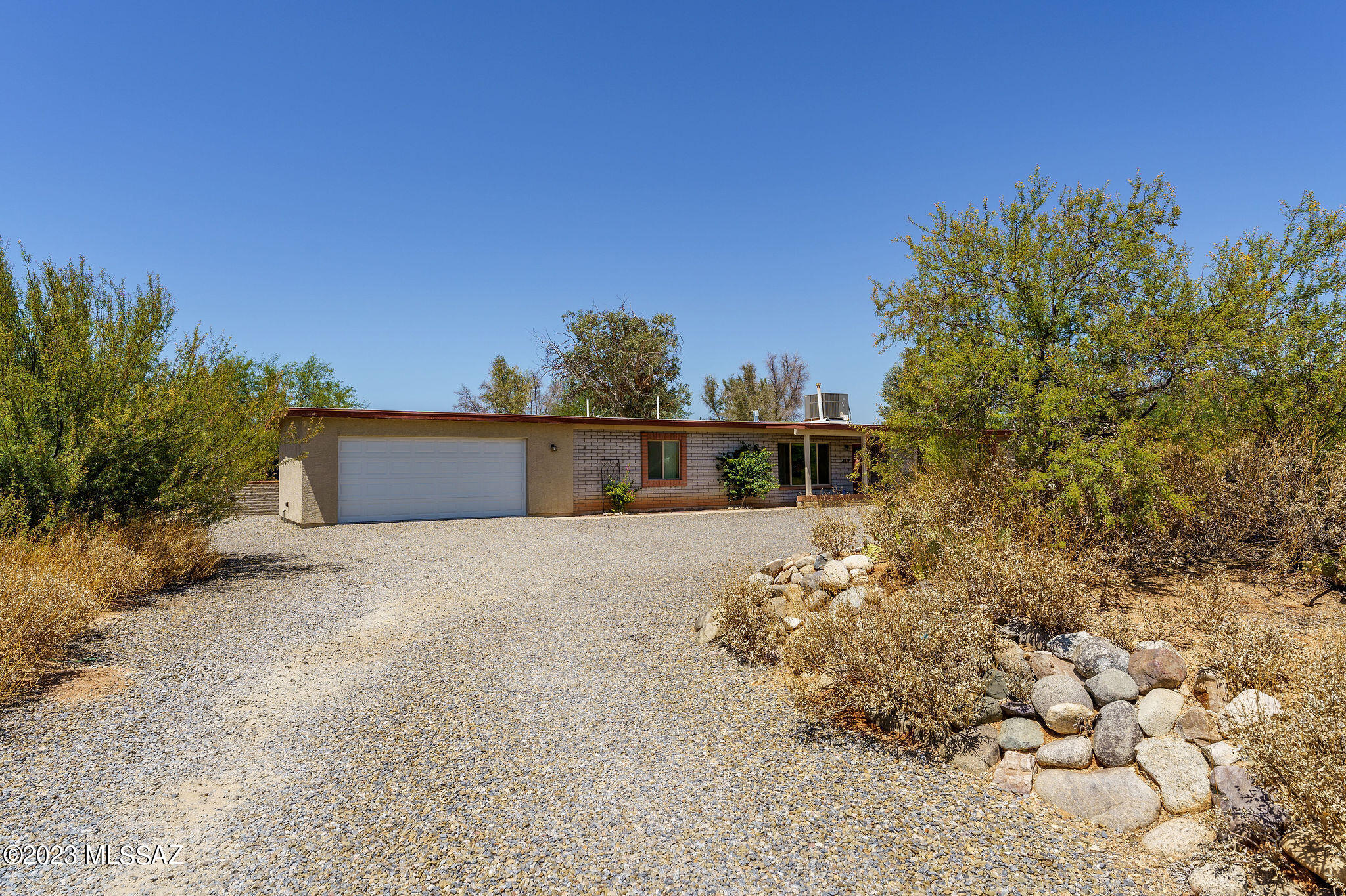 551 E Tangelo Drive