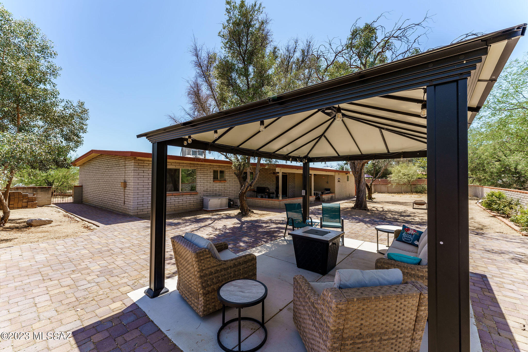 551 E Tangelo Drive
