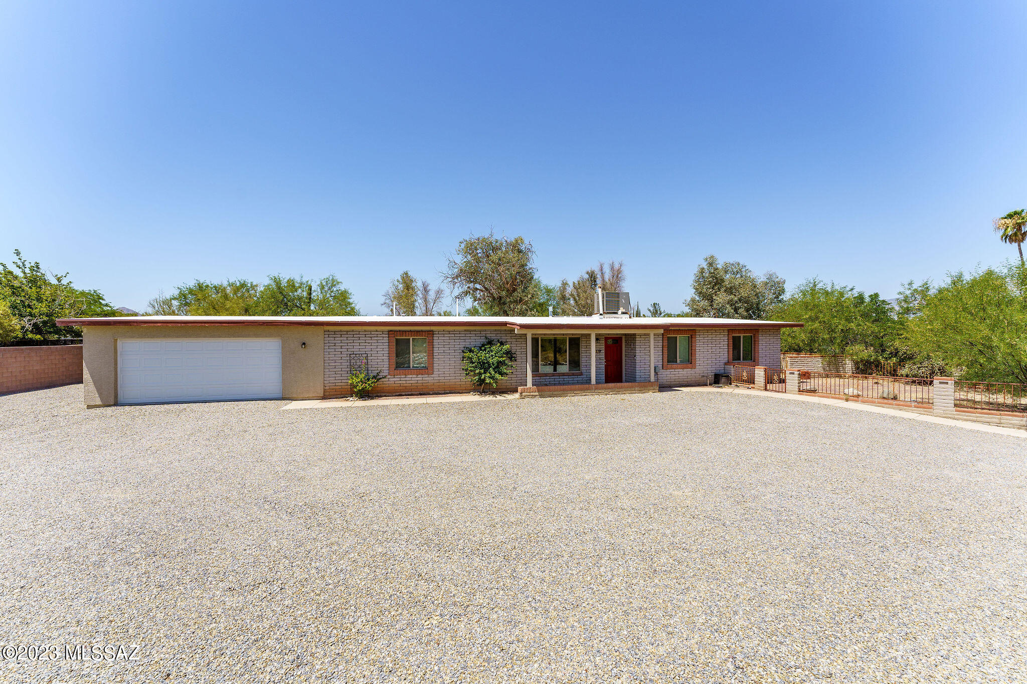 551 E Tangelo Drive