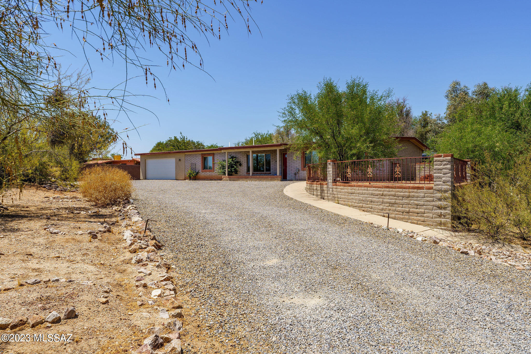 551 E Tangelo Drive