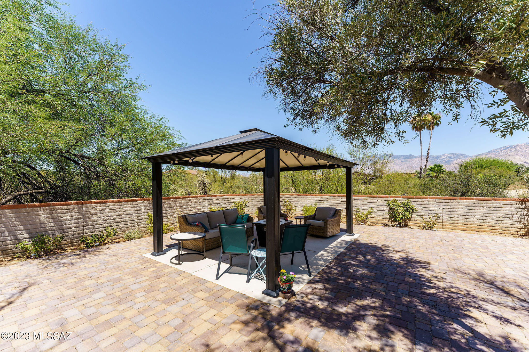 551 E Tangelo Drive