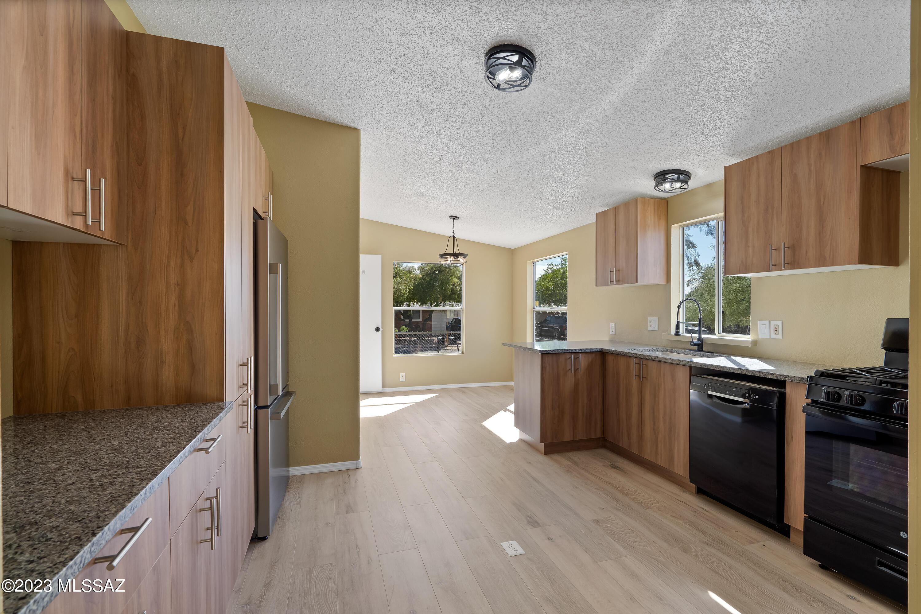 4113 N Flowing Wells Road