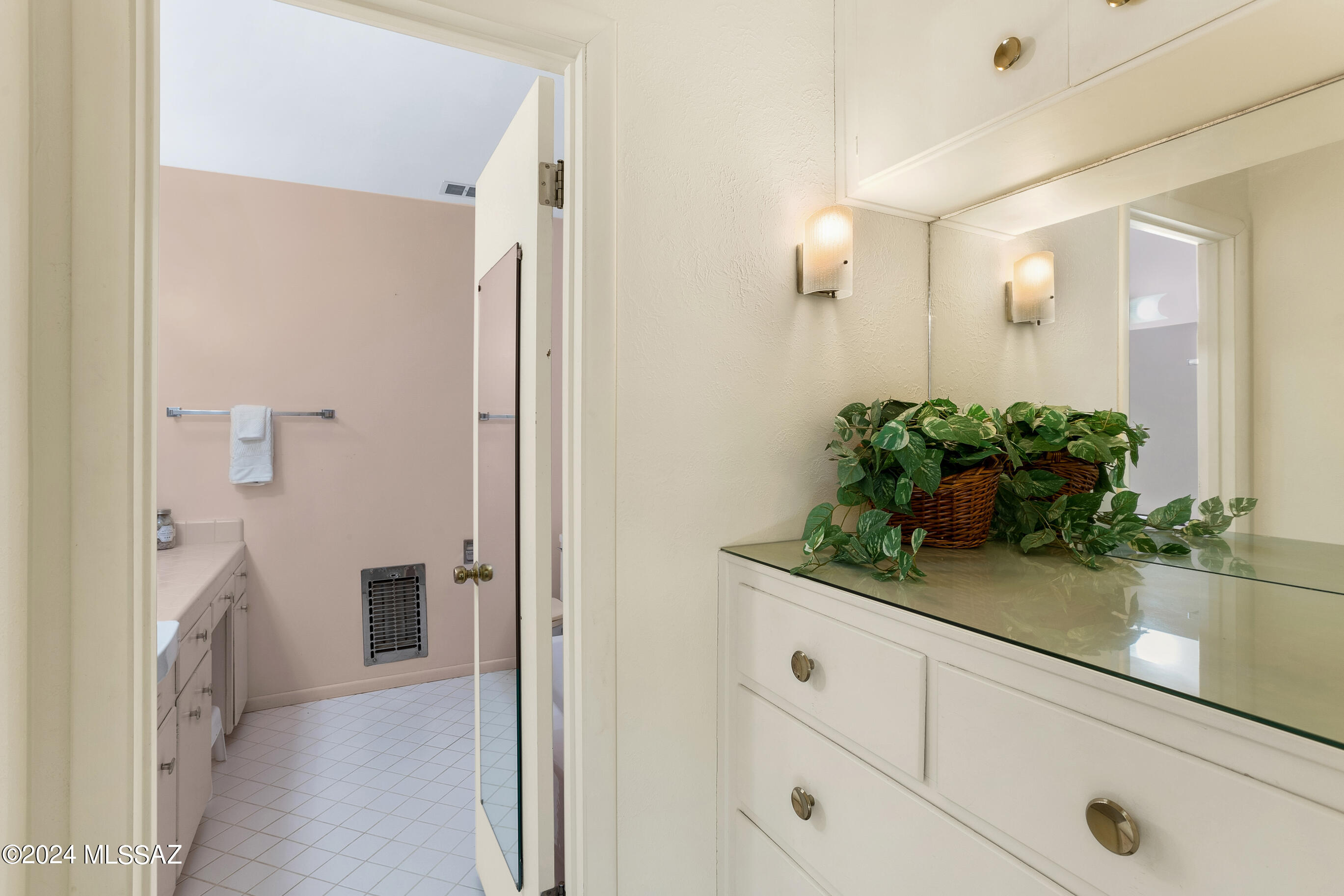 3006 E 6Th Street Unit: K-44