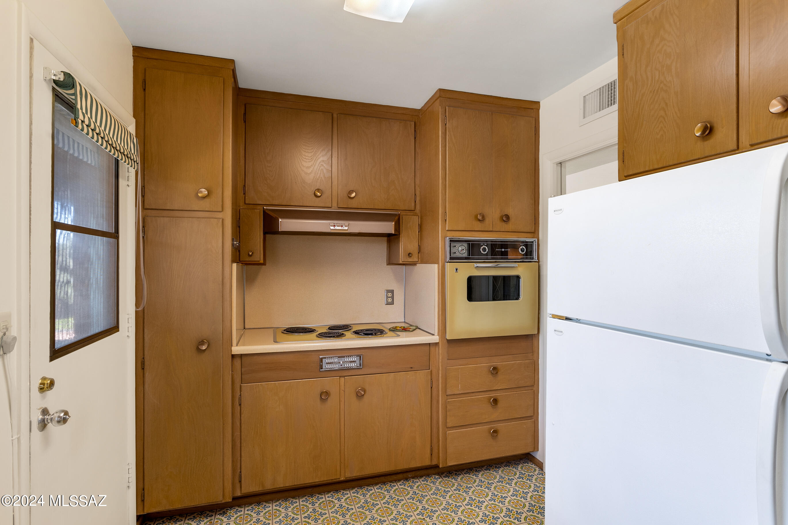3006 E 6Th Street Unit: K-44