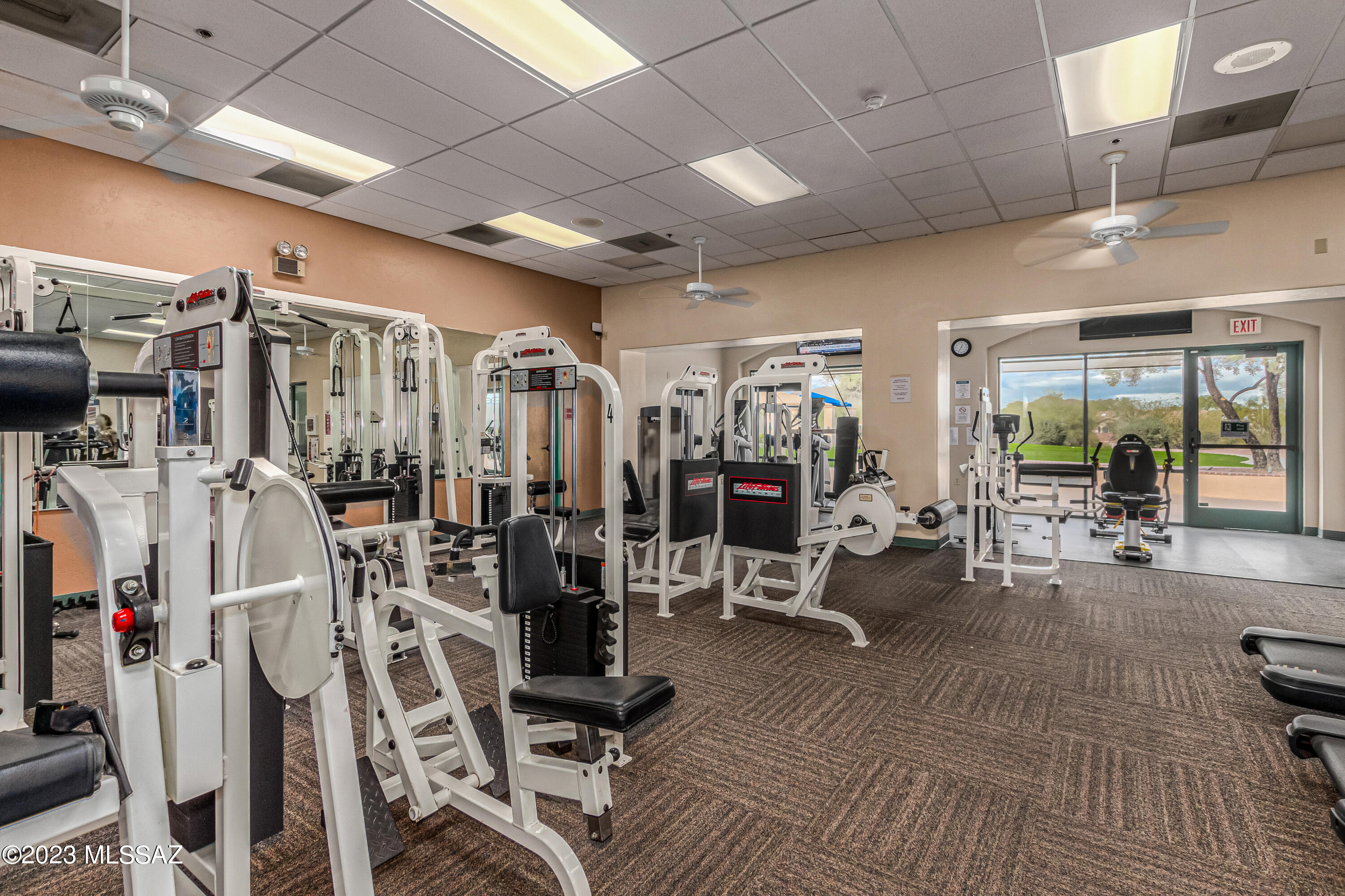 9253 N Twinkling Shadows Way