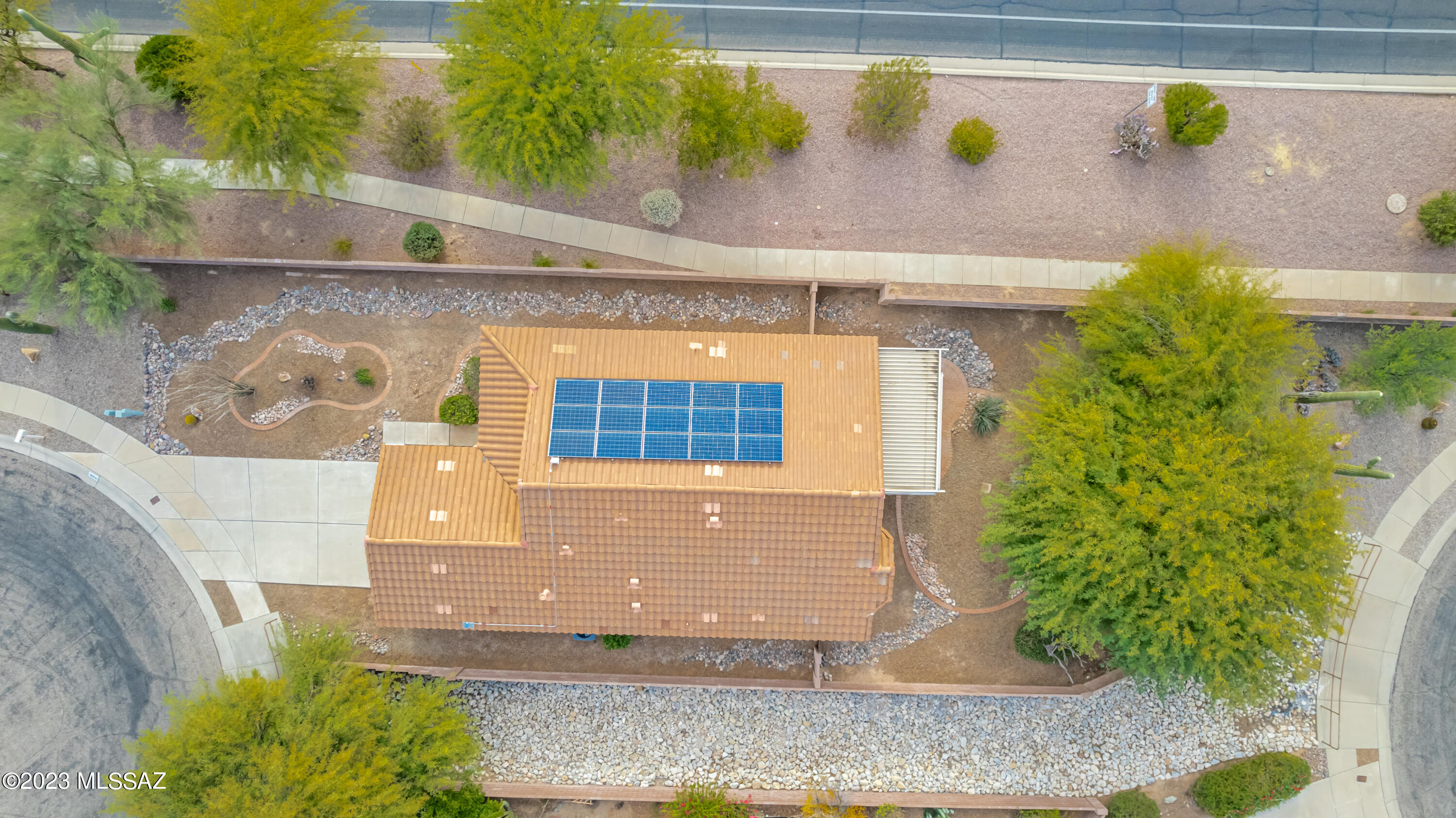 9253 N Twinkling Shadows Way