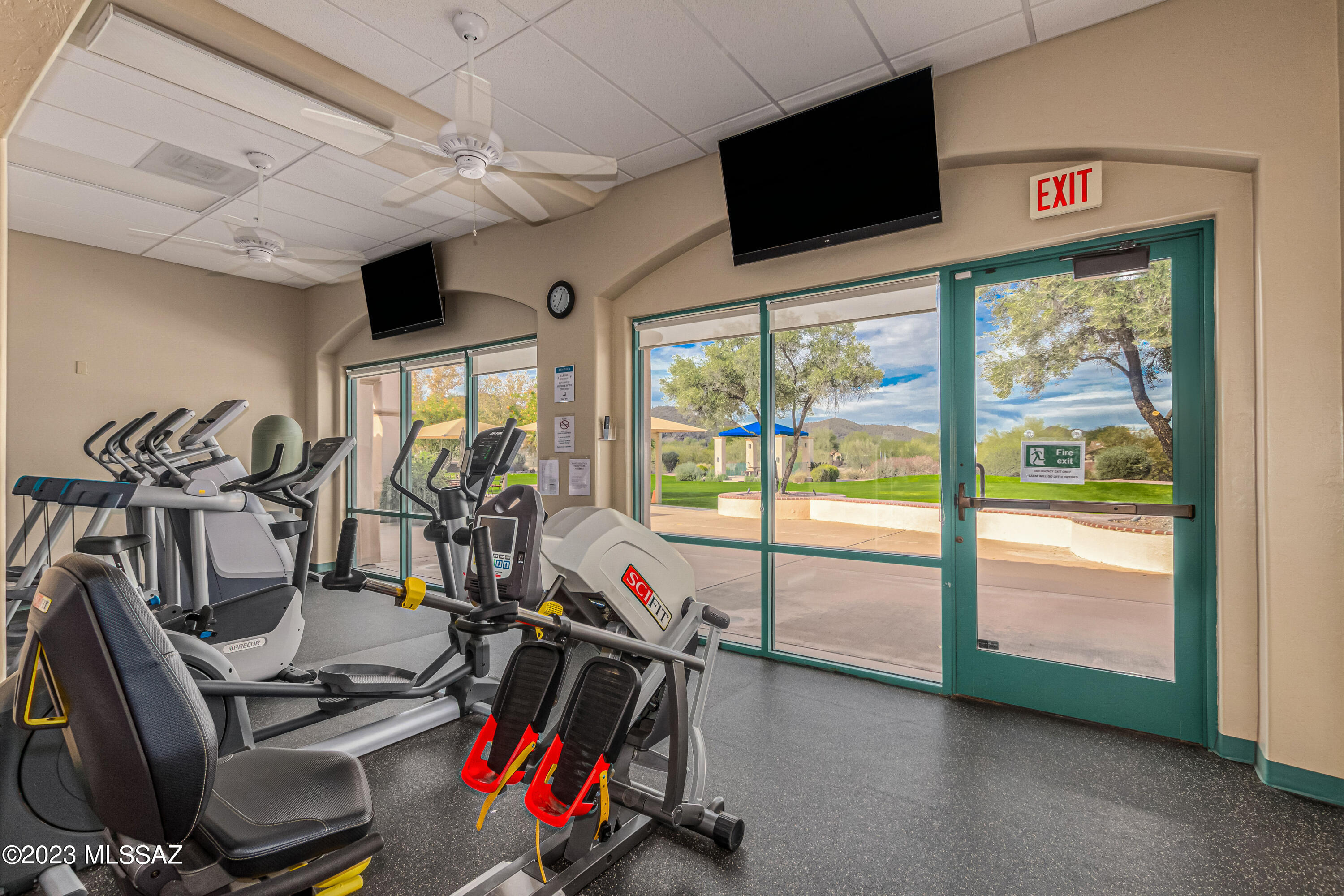 9253 N Twinkling Shadows Way