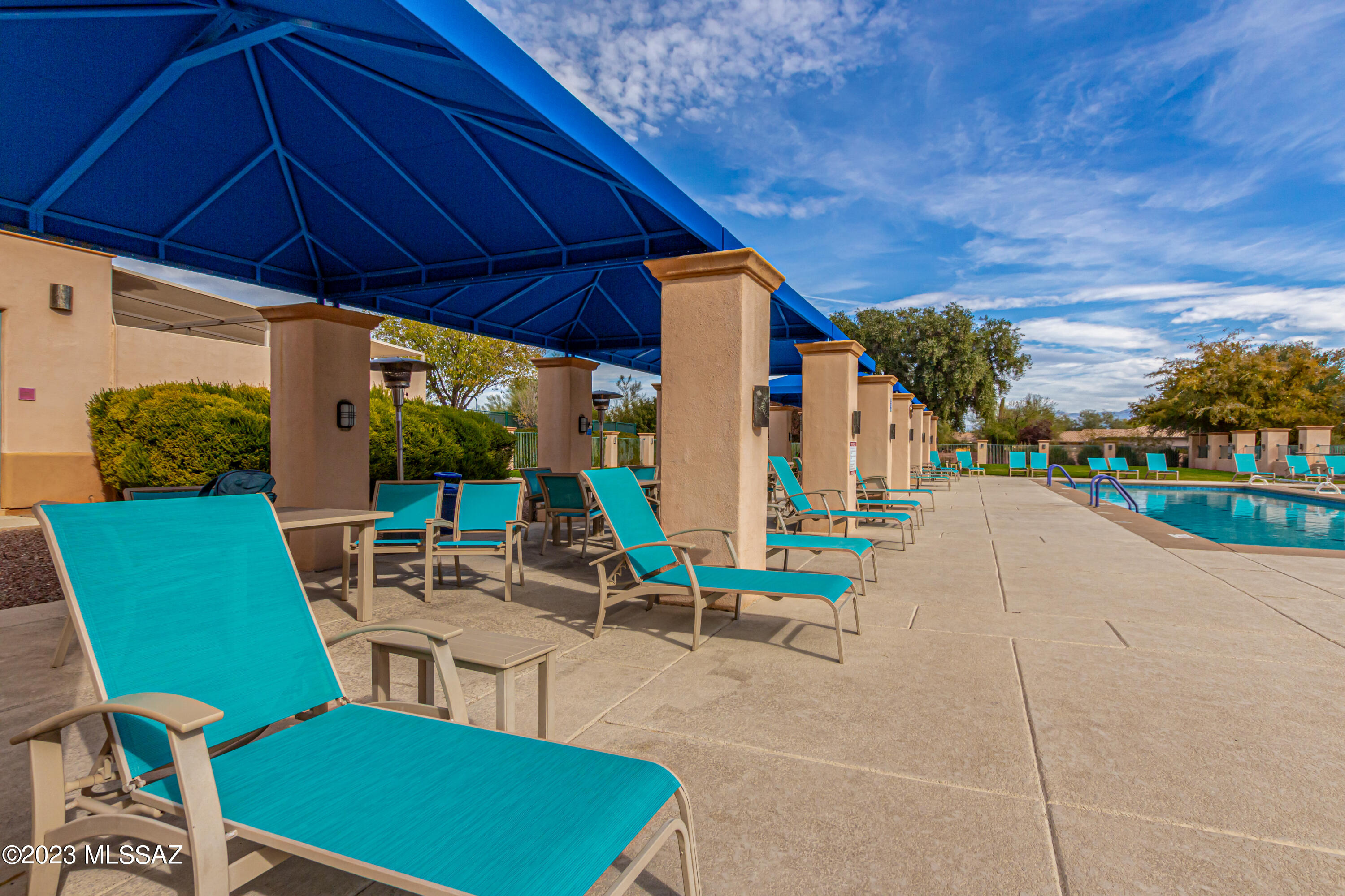 9253 N Twinkling Shadows Way