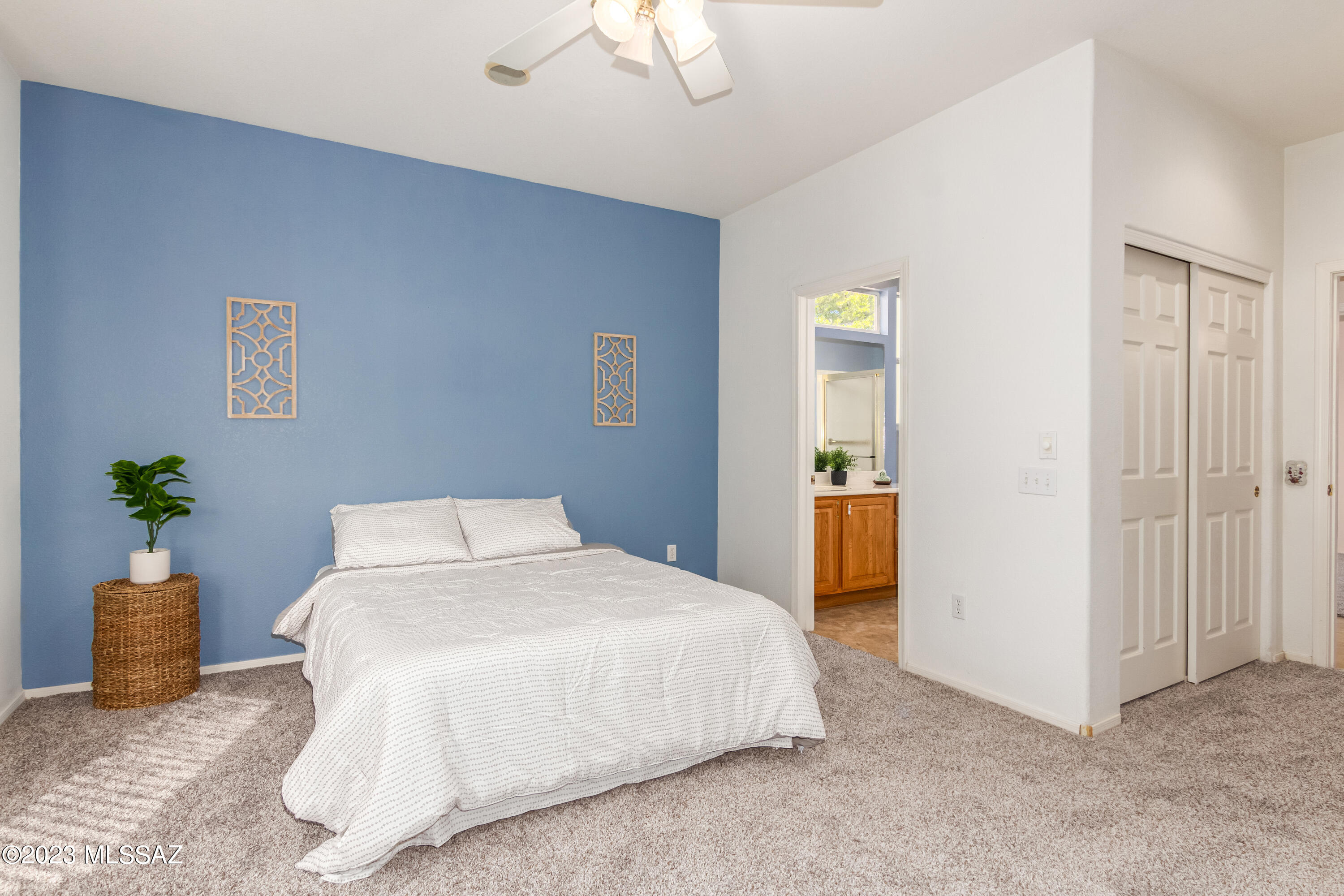 9253 N Twinkling Shadows Way