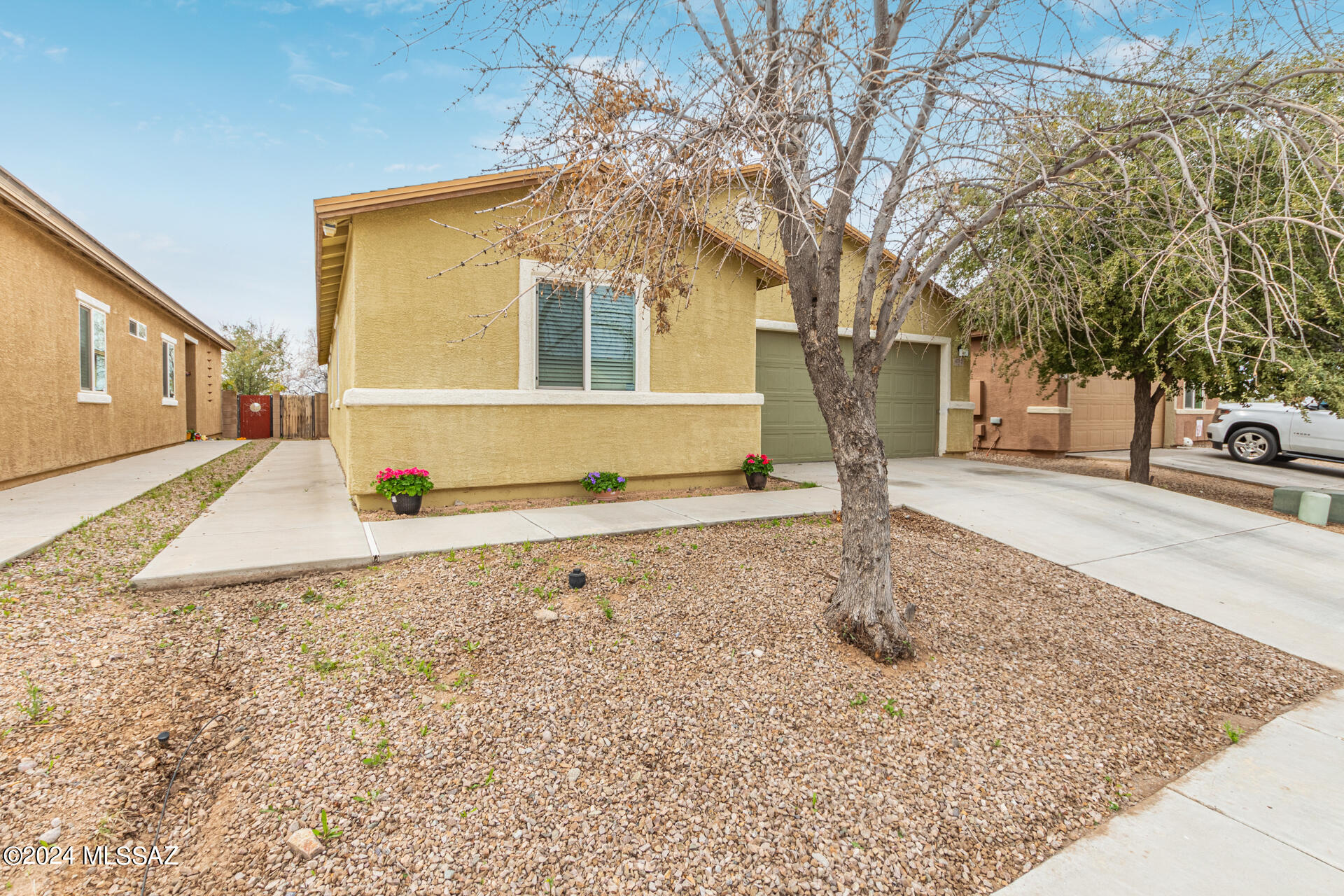 4792 E Desert Thorn Drive