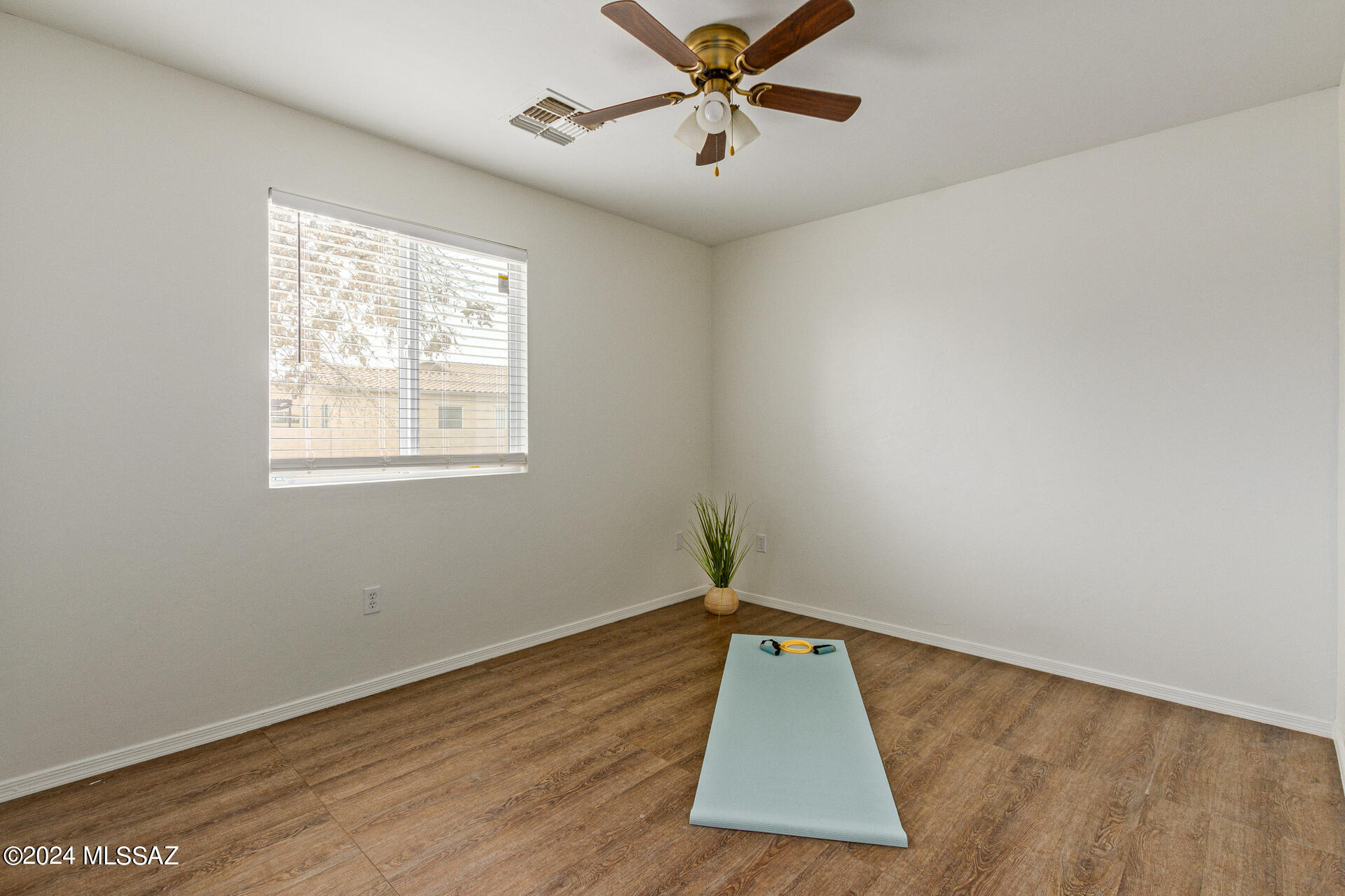 4792 E Desert Thorn Drive