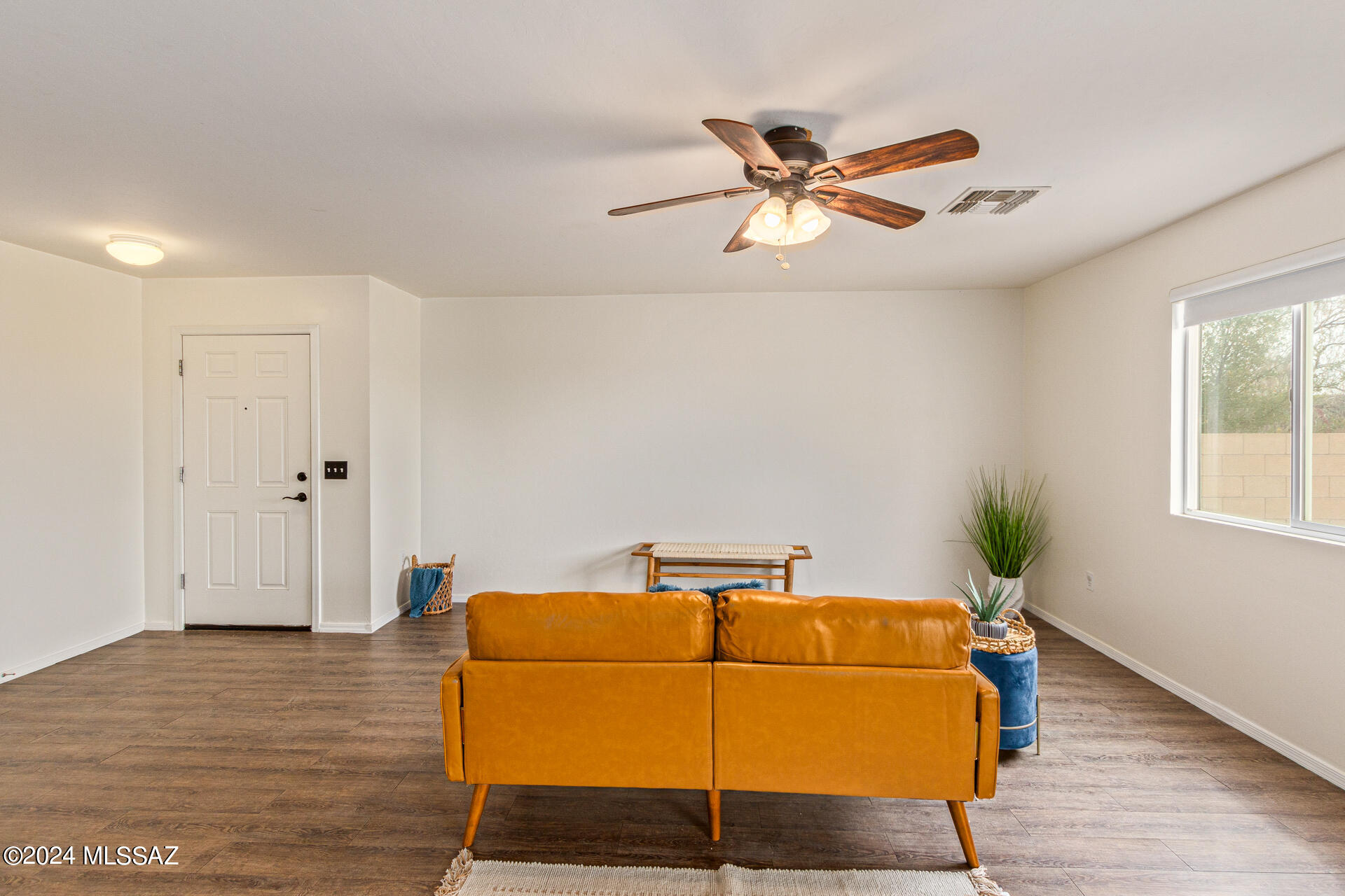 4792 E Desert Thorn Drive