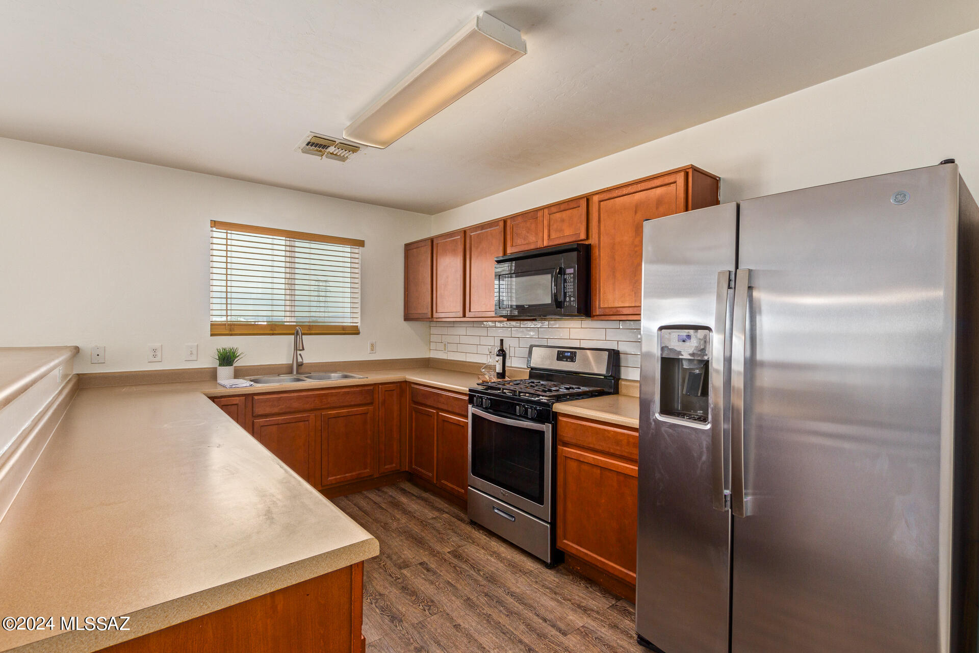 4792 E Desert Thorn Drive