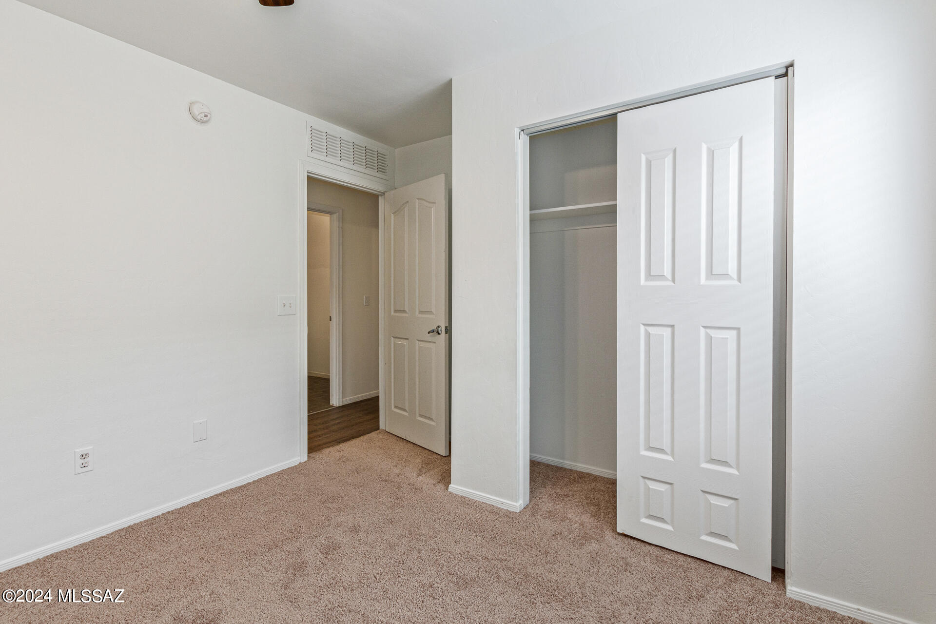 4792 E Desert Thorn Drive