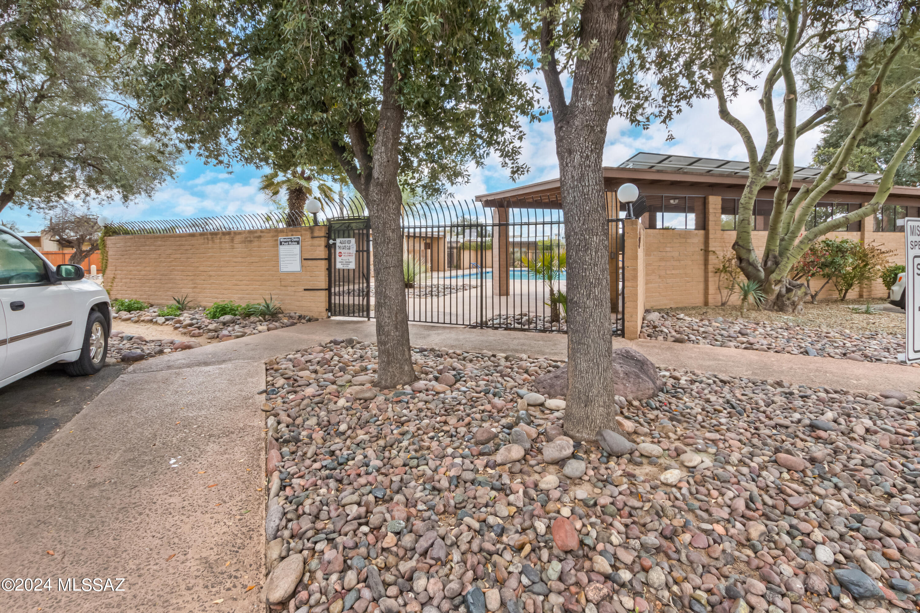 9009 E Calle Norlo
