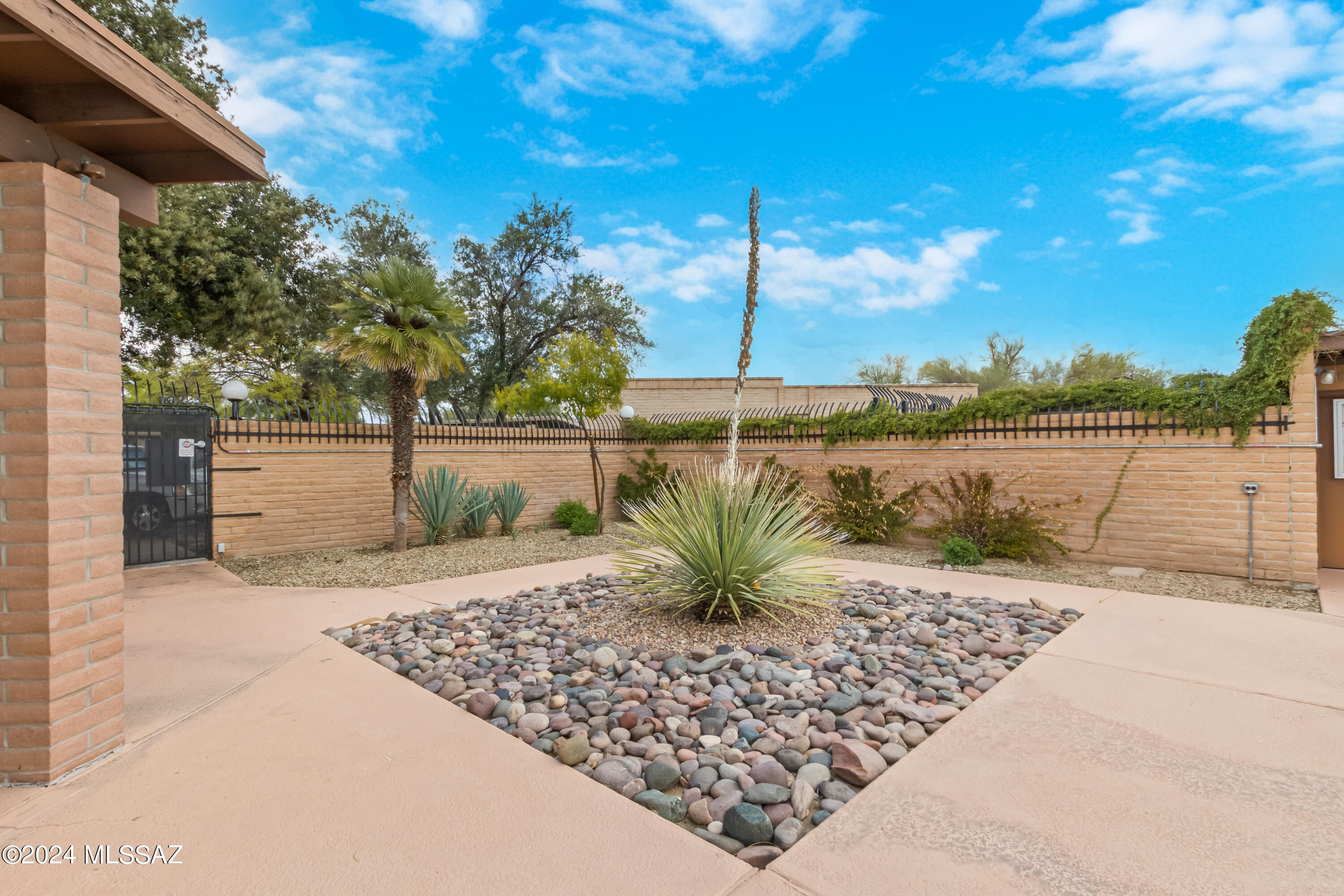 9009 E Calle Norlo