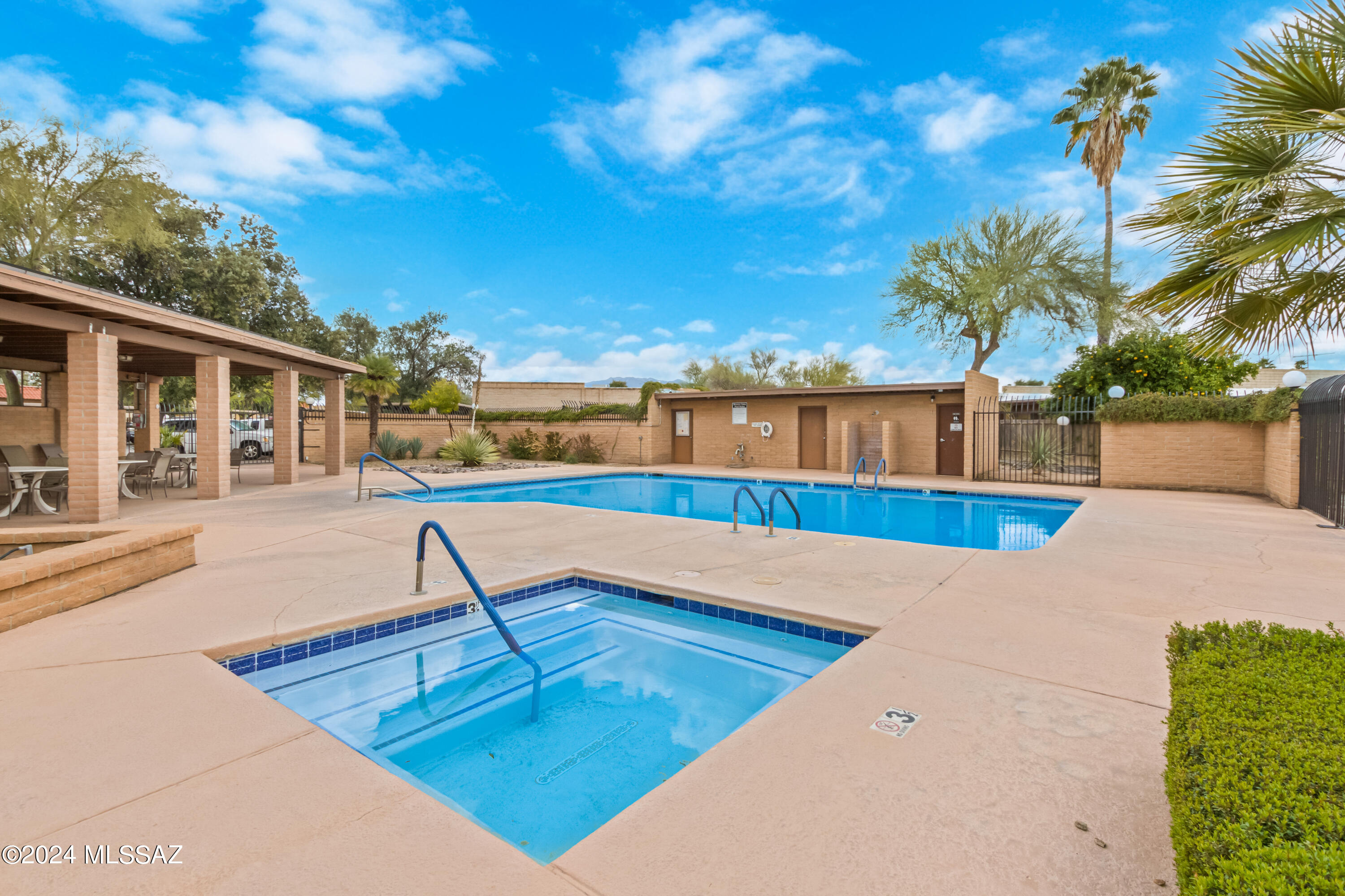 9009 E Calle Norlo