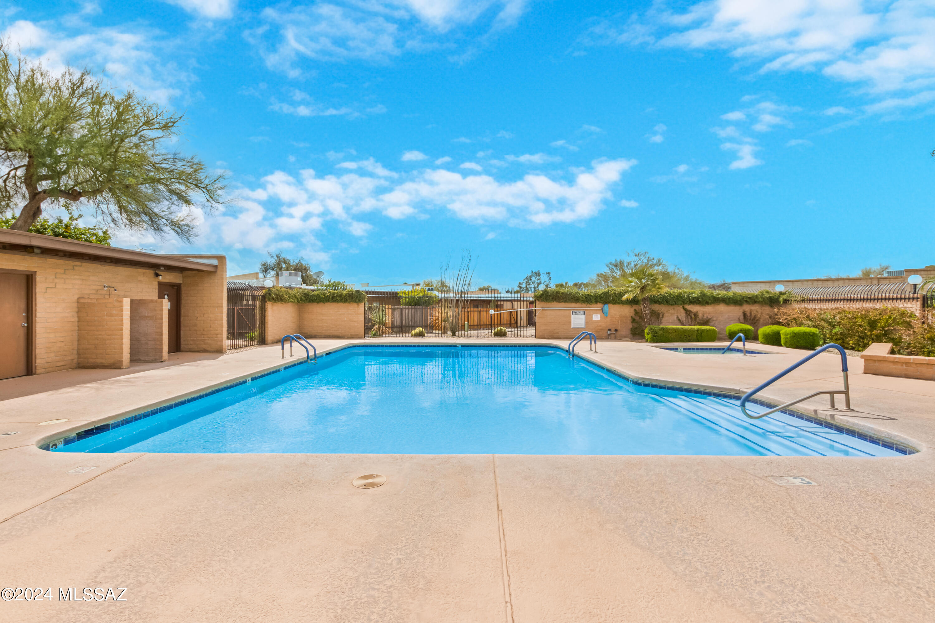 9009 E Calle Norlo