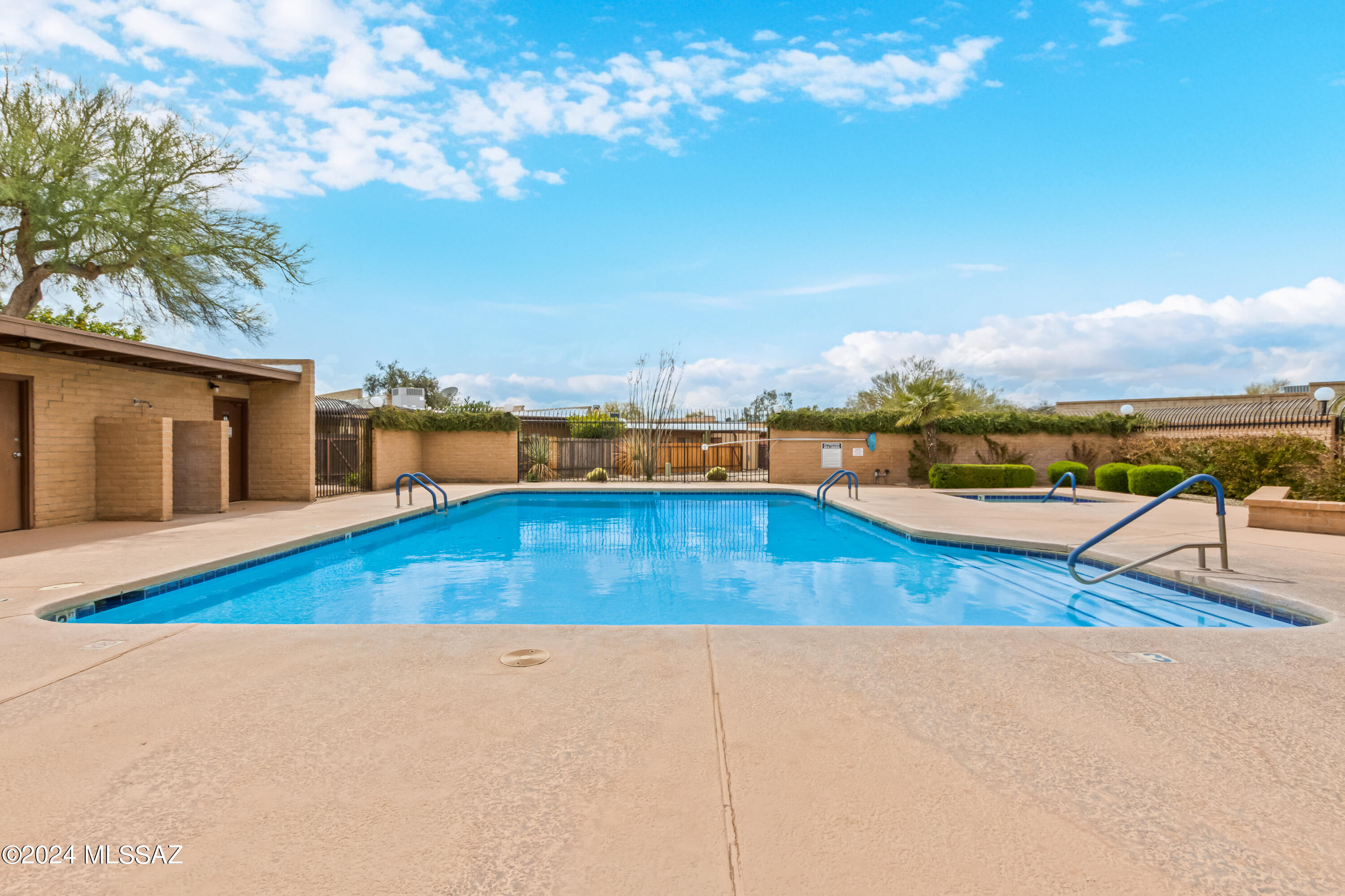 9009 E Calle Norlo