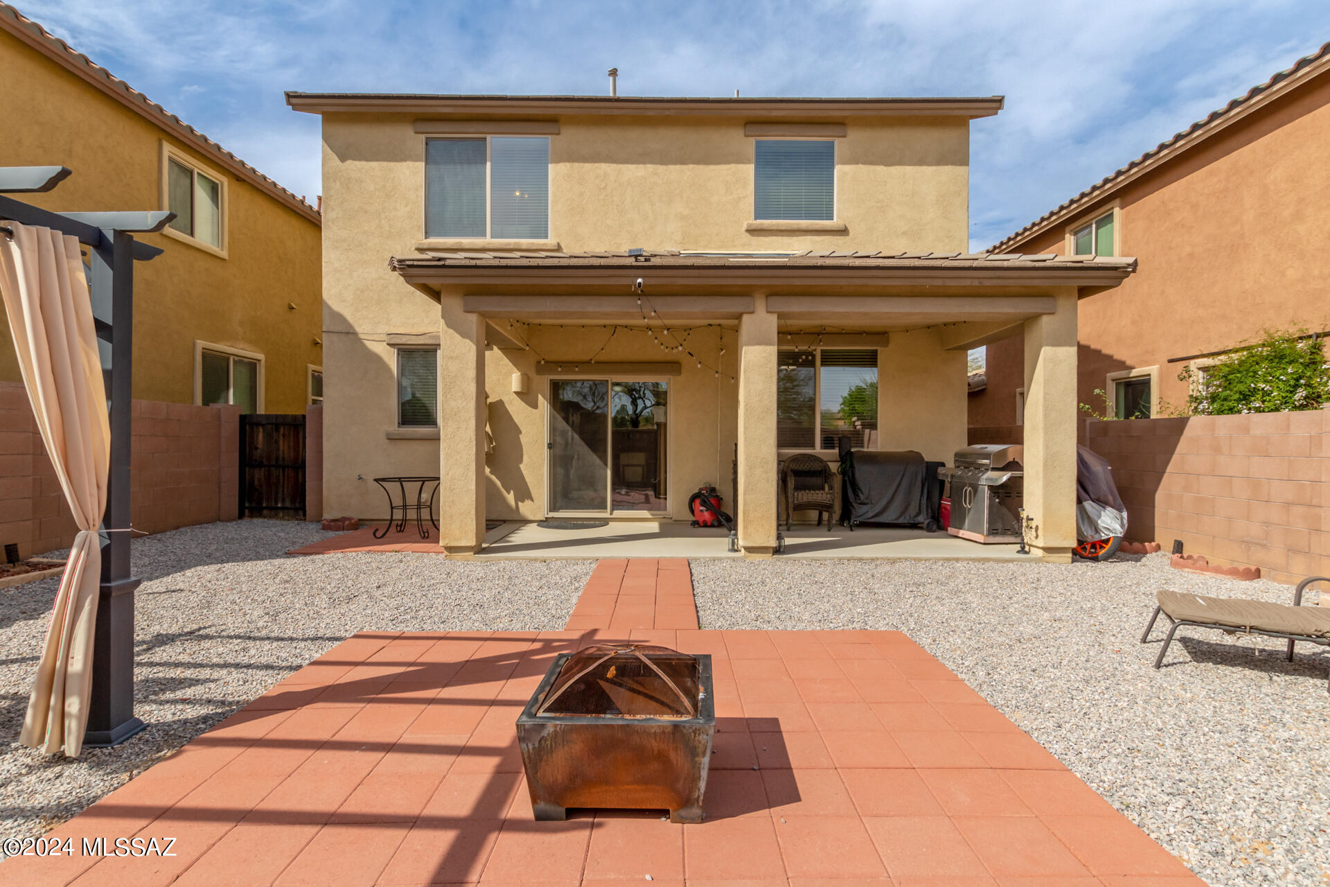 681 W Calle Ocarina