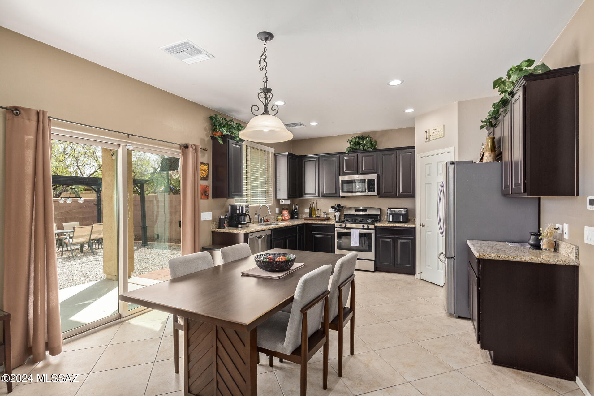 681 W Calle Ocarina