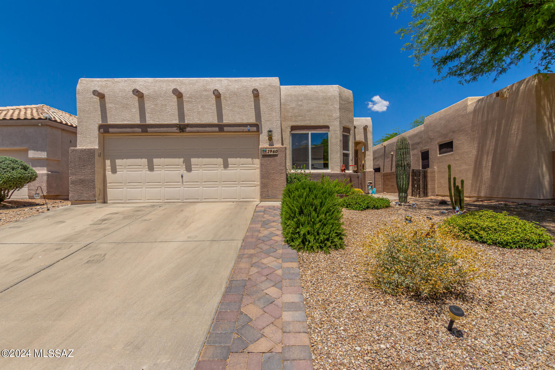 2960 W Desert Glory Drive