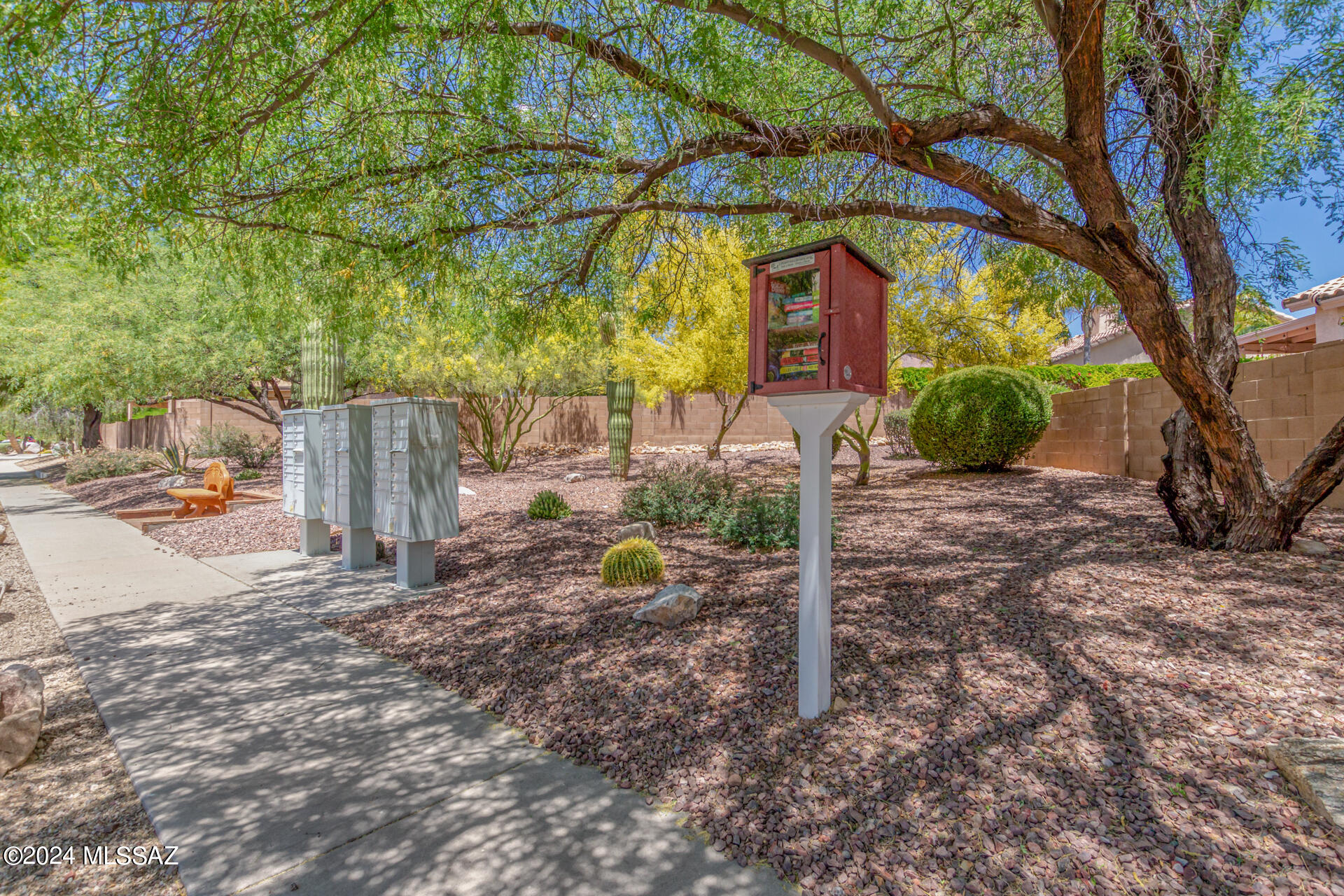 2960 W Desert Glory Drive