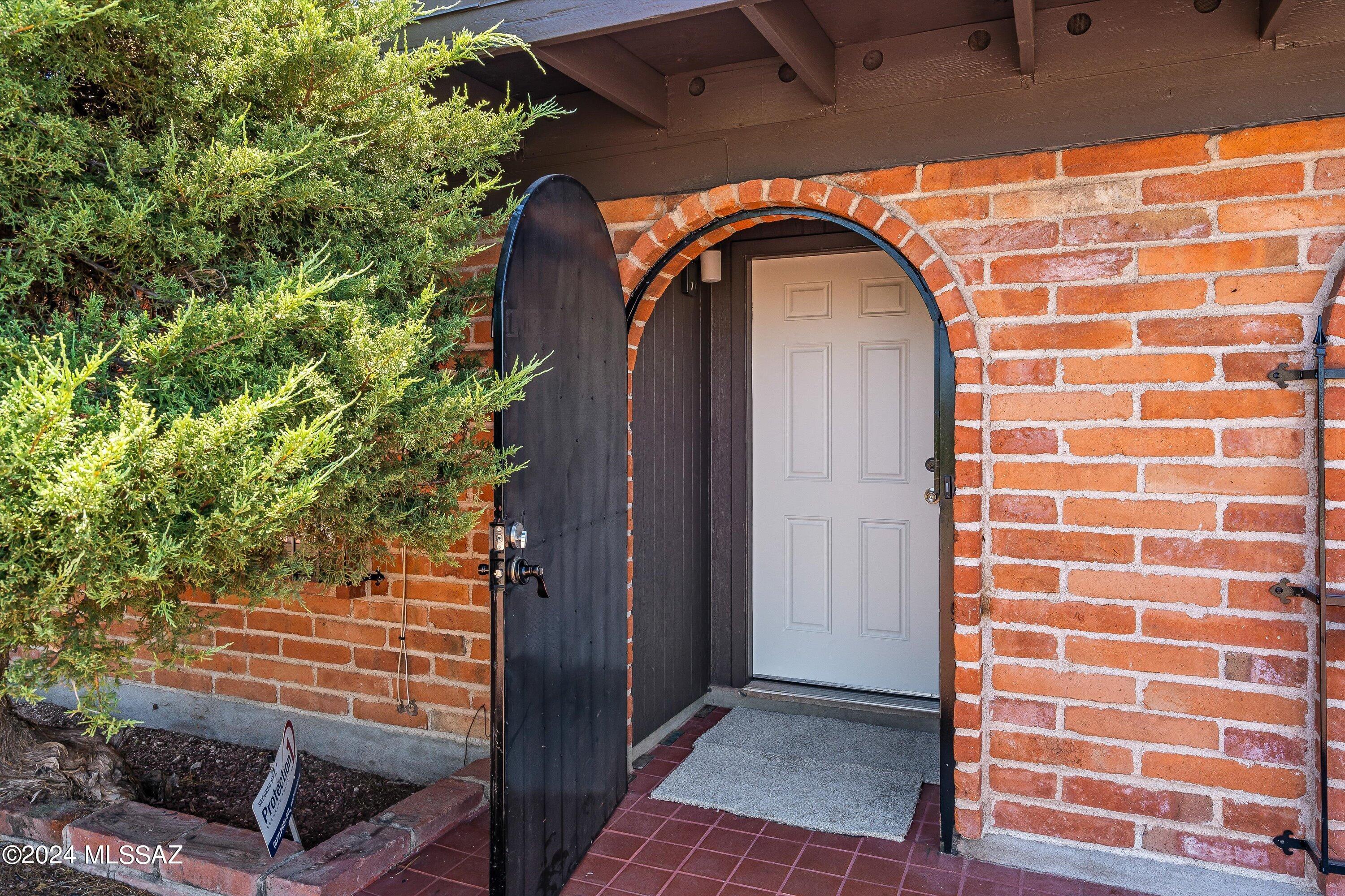 1931 S Kevin Drive
