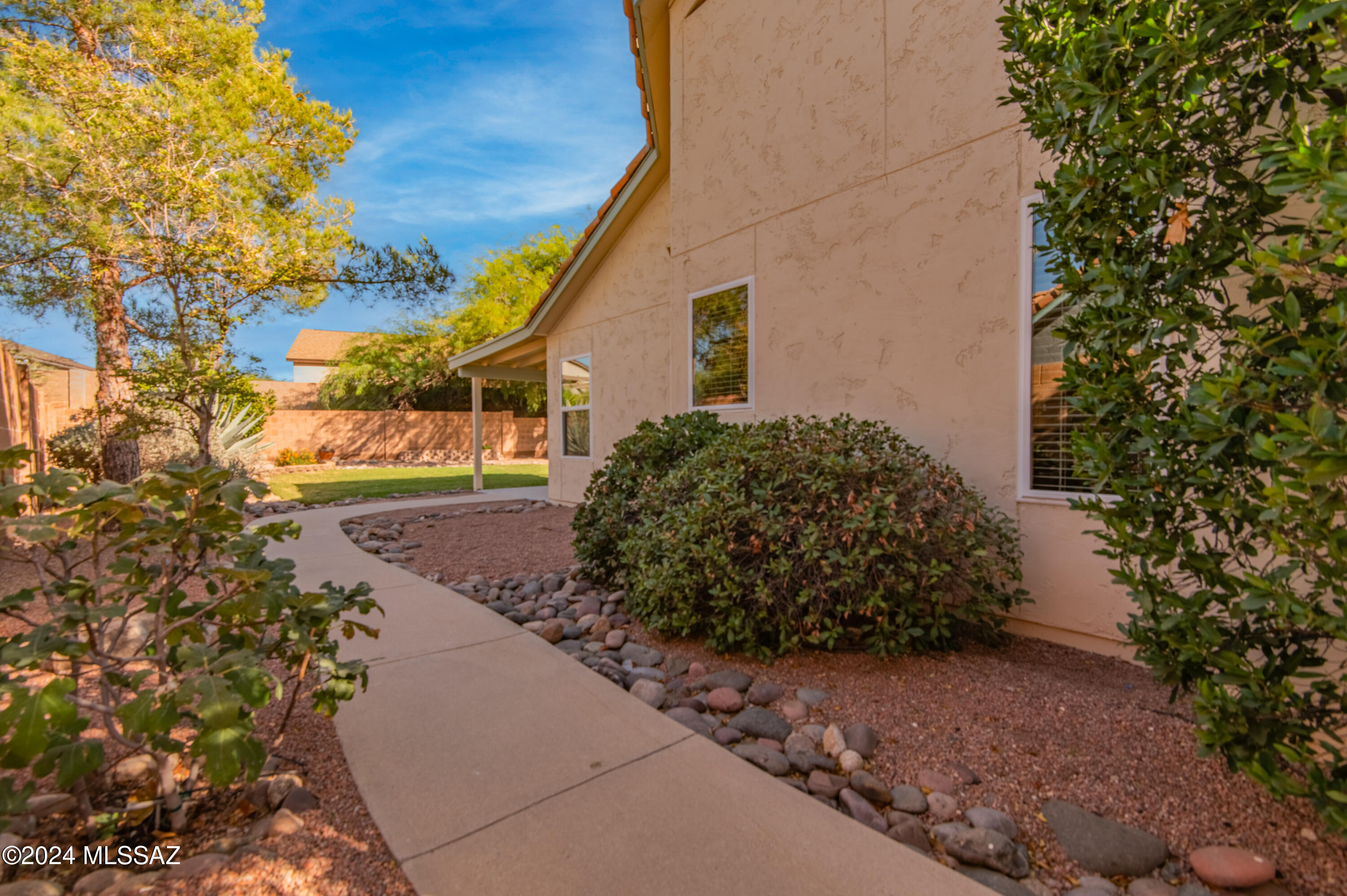 4526 W Lord Redman Loop