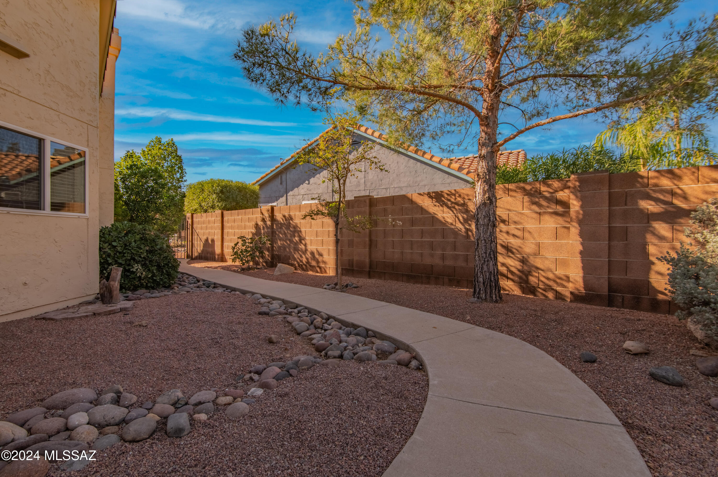 4526 W Lord Redman Loop